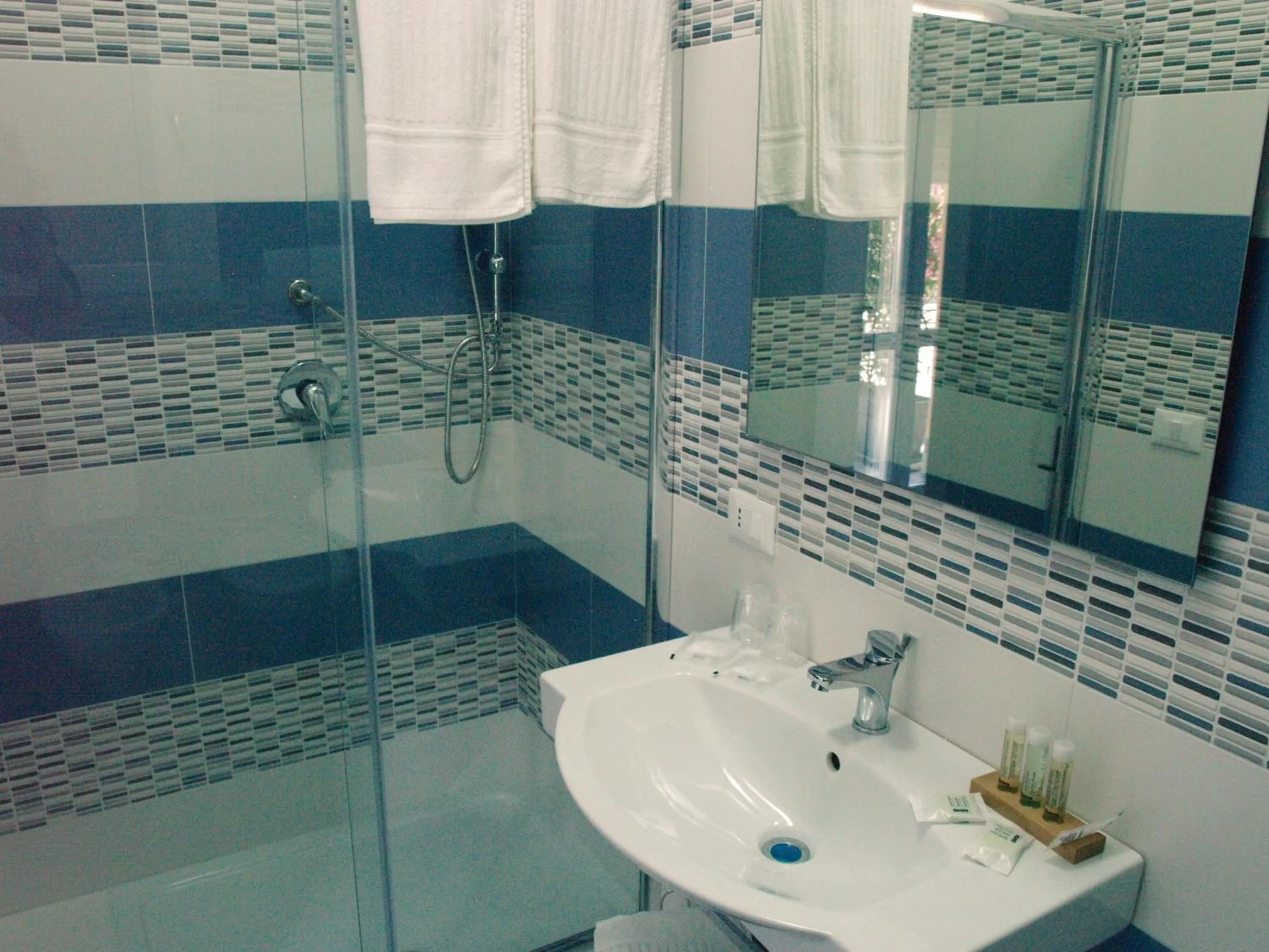 Shower in Residence Le Isole