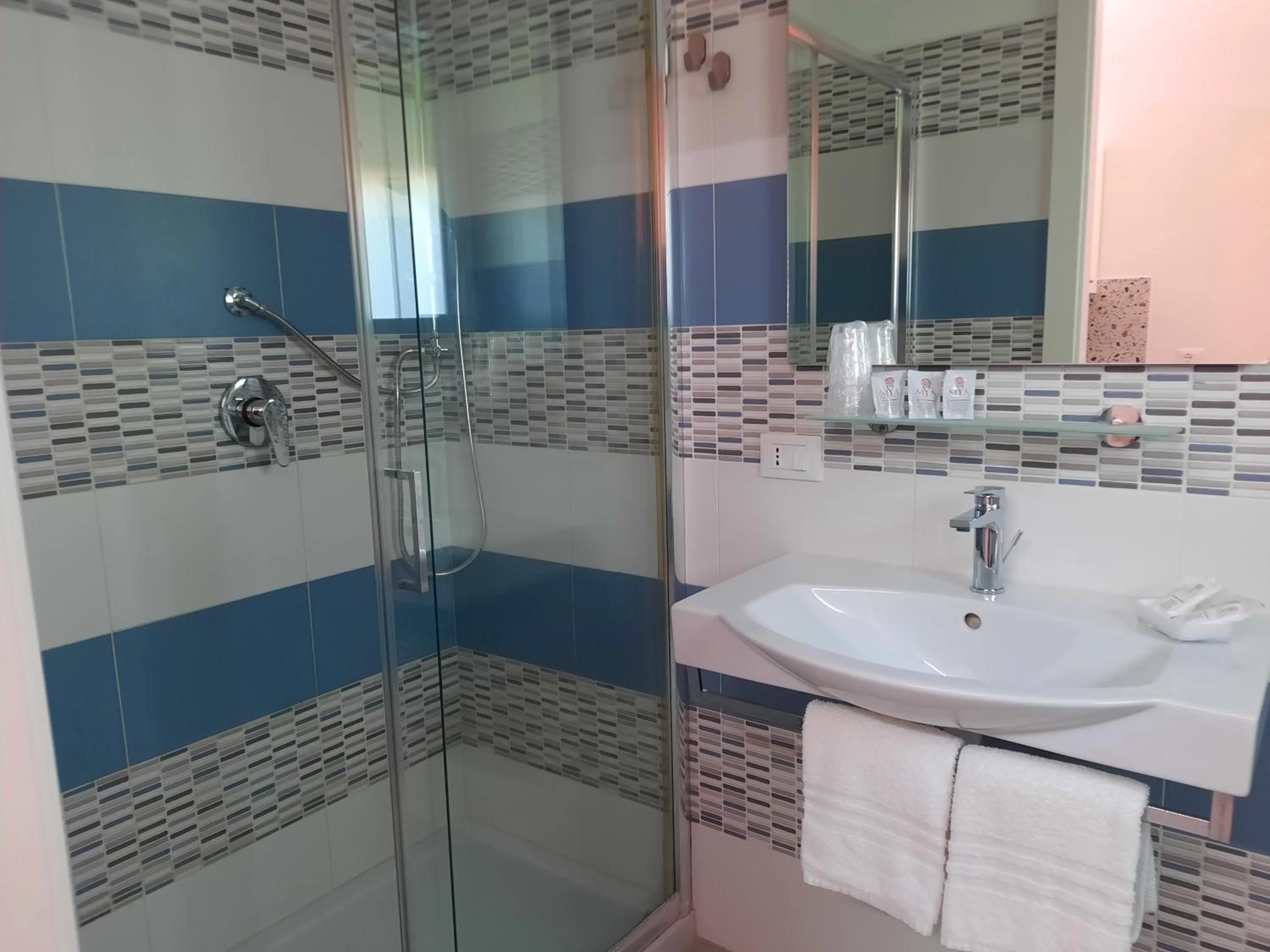 Shower in Residence Le Isole