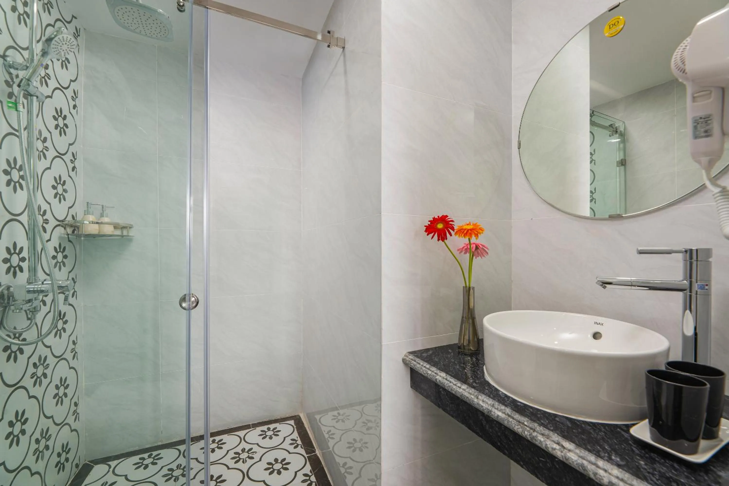 Shower in Hanoi Jasmine Premium Hotel & Travel