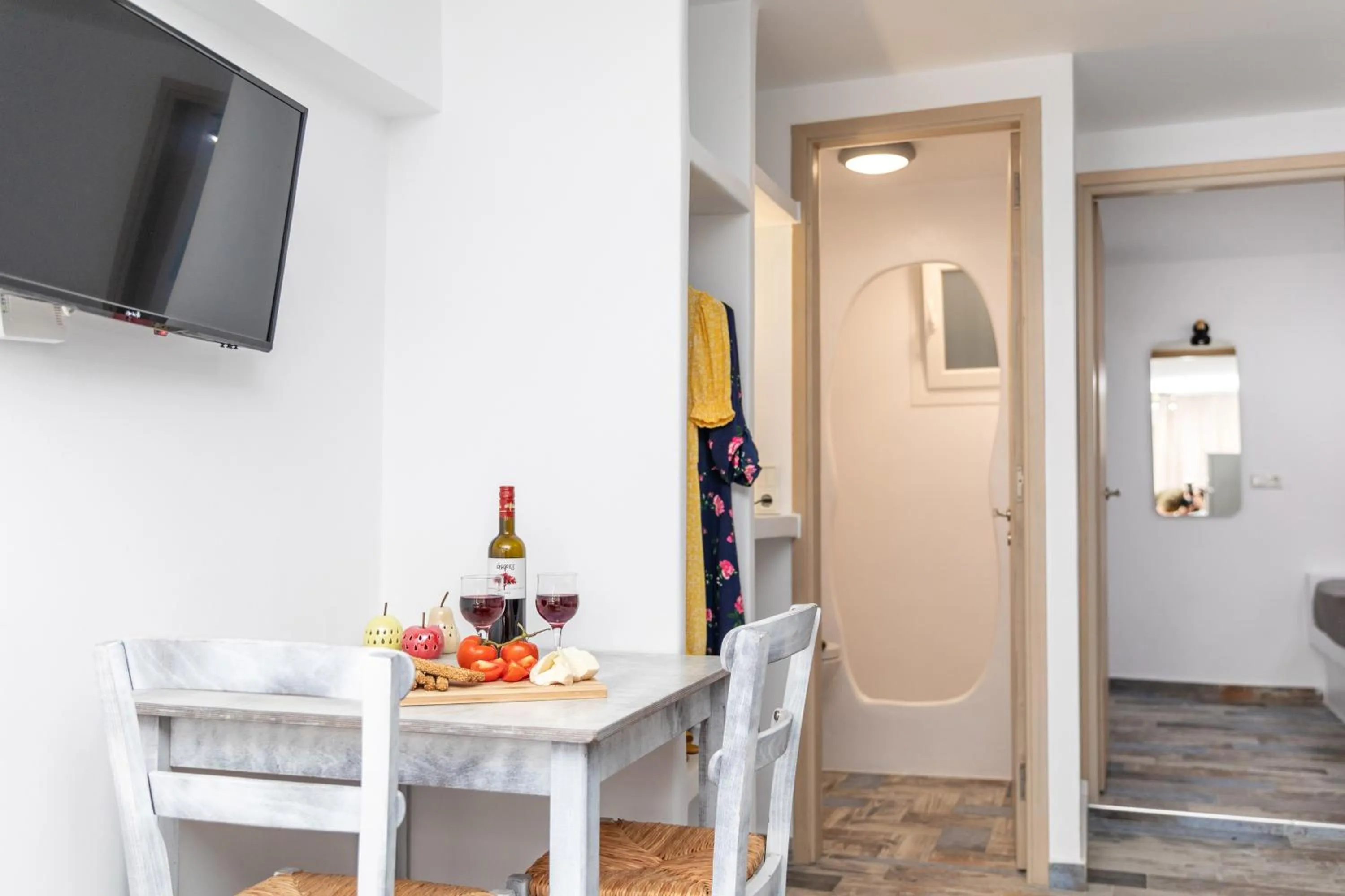 Dining area in Depis luxury suites