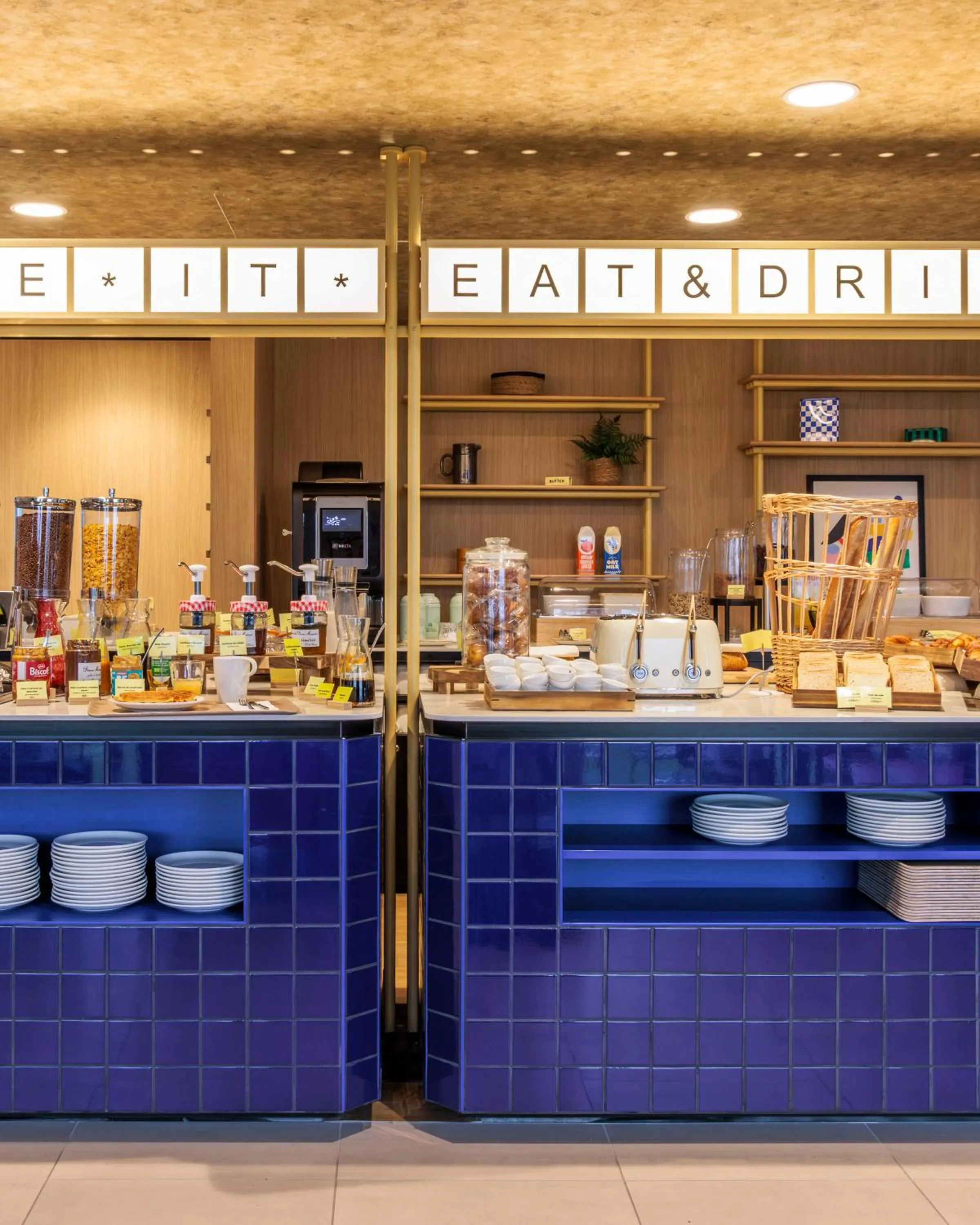 Breakfast in Hampton By Hilton Lyon Airport