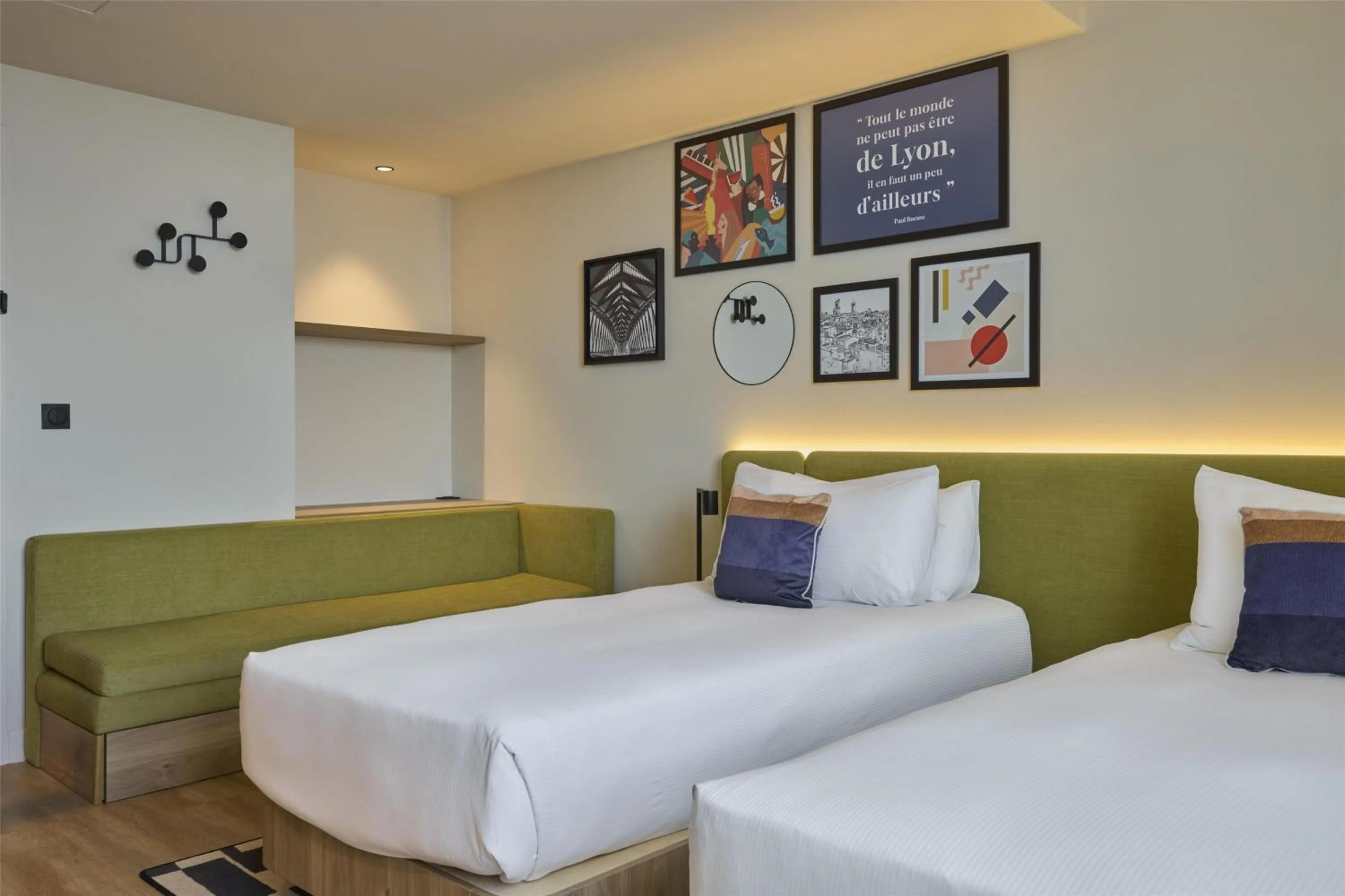 Living room, Bed in Hampton By Hilton Lyon Airport