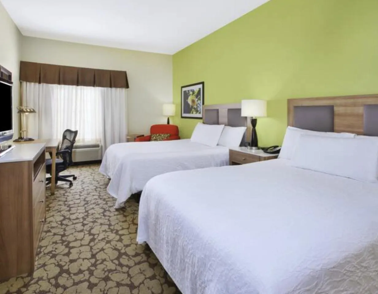 Bed in Hilton Garden Inn Wichita Airport