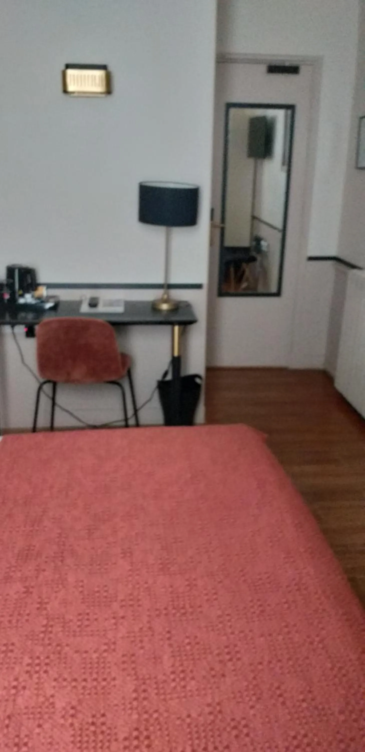 Bed in Hôtel Jeanne d'Arc Le Marais