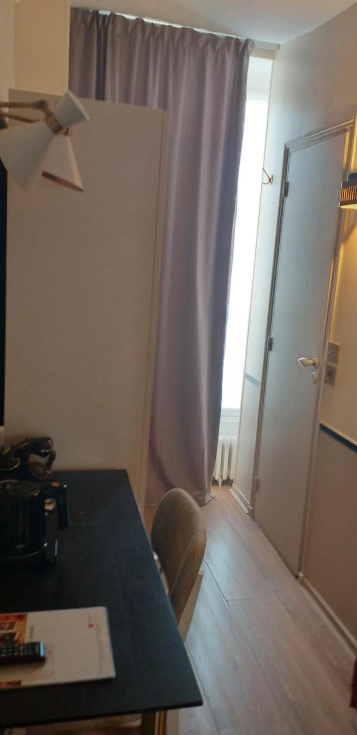 hair dresser in Hôtel Jeanne d'Arc Le Marais