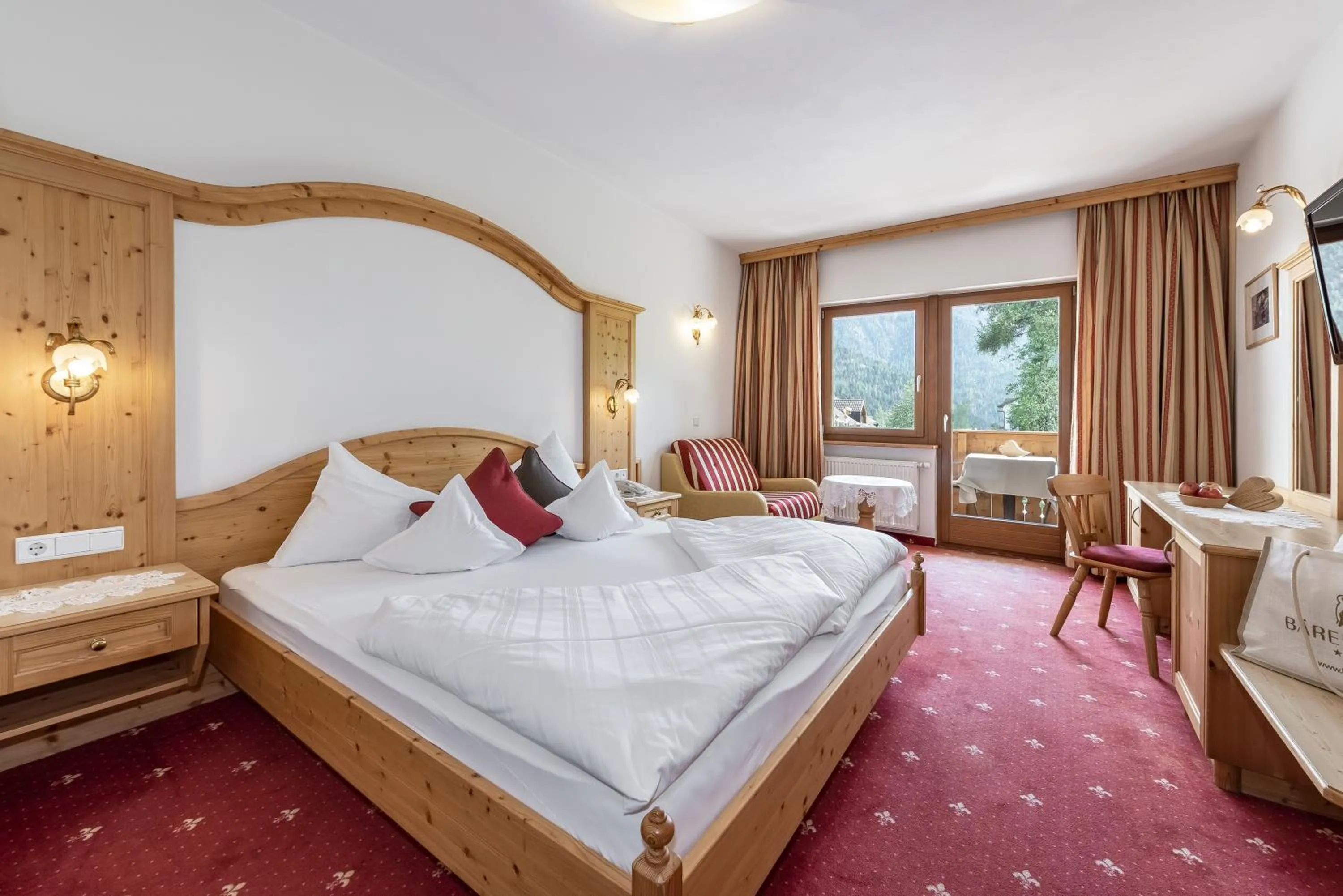Classic Double Room with Balcony in Bärenhotel
