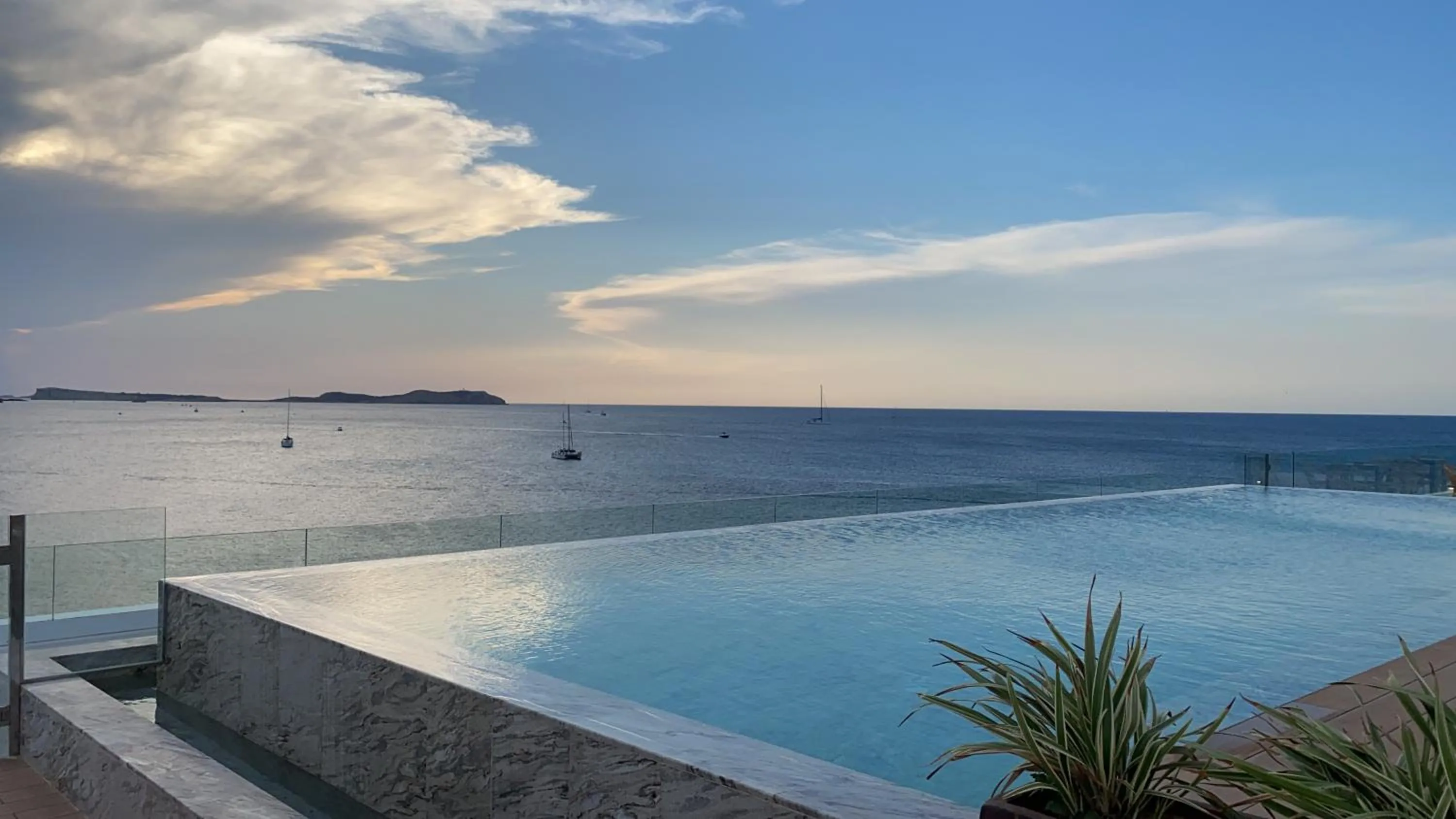 Swimming pool in Can Salia