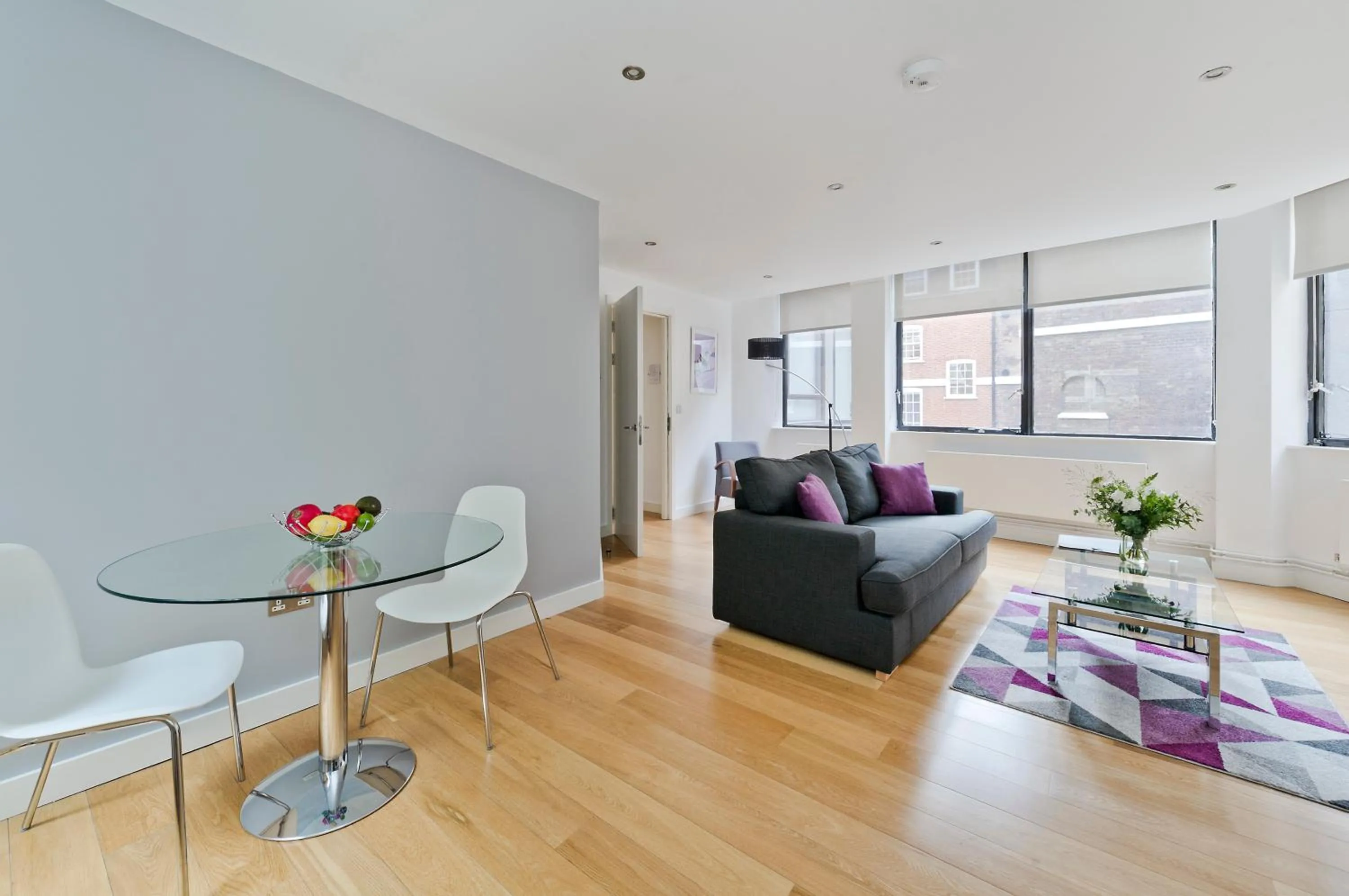 Living room in Red Lion Court by City2Stay