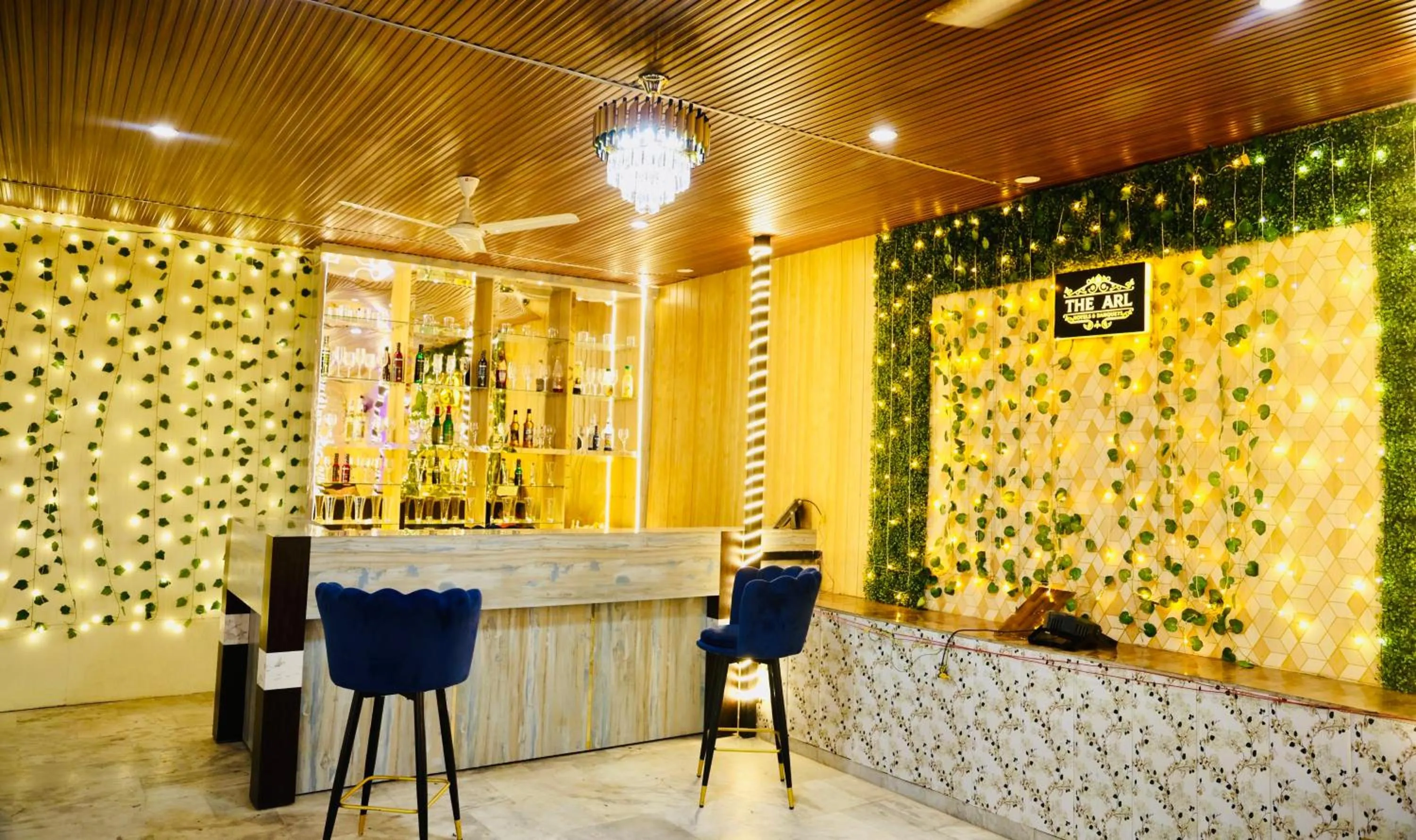 Restaurant/places to eat in The ARL Hotels & Banquets