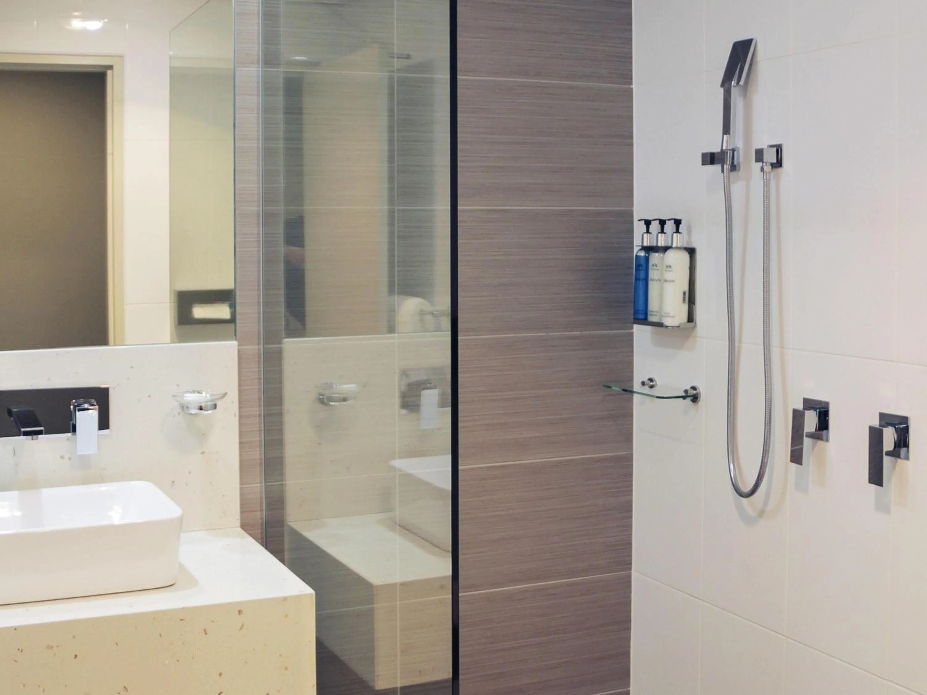 Bedroom in Mercure Orange