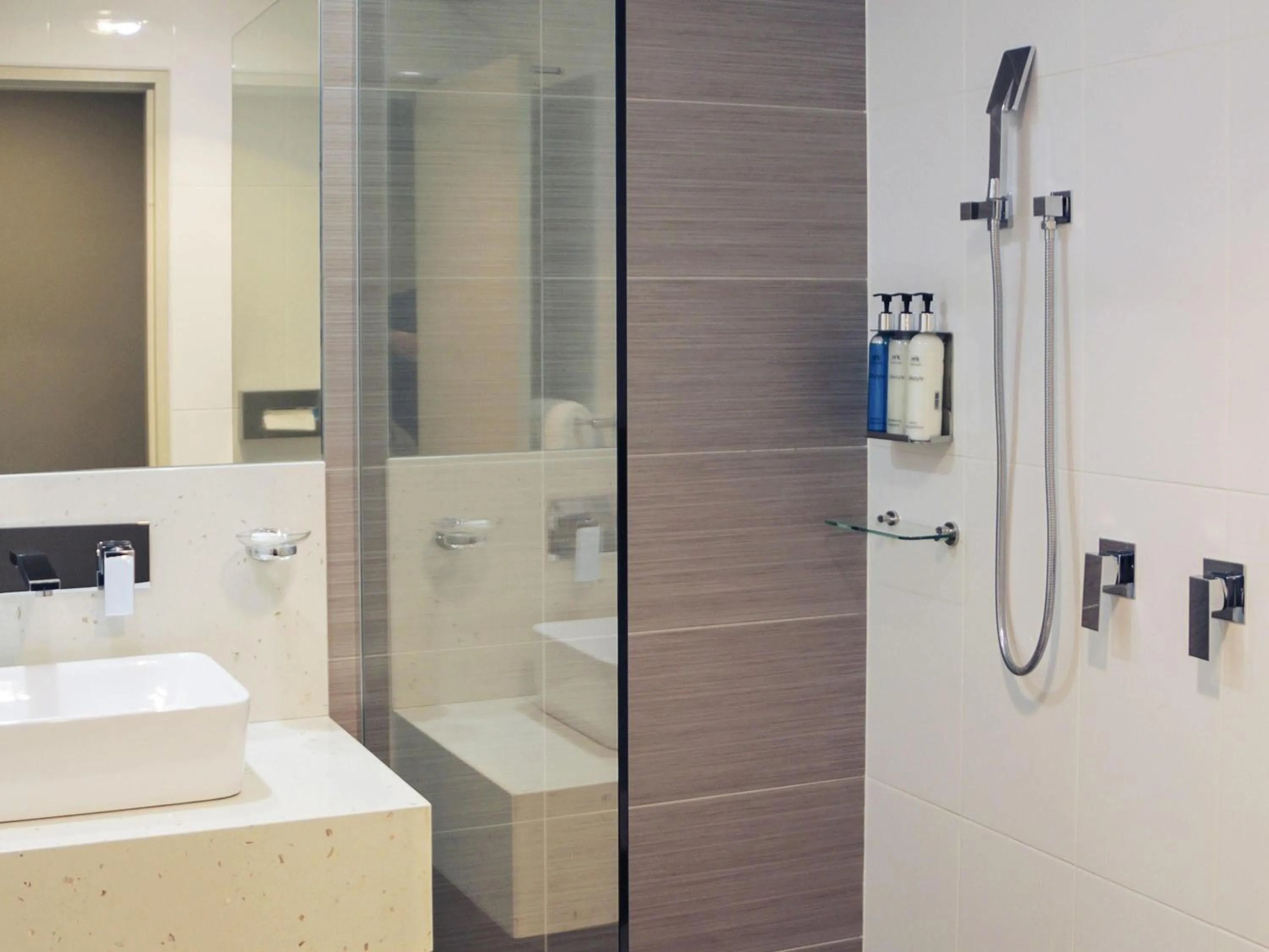 Bedroom in Mercure Orange