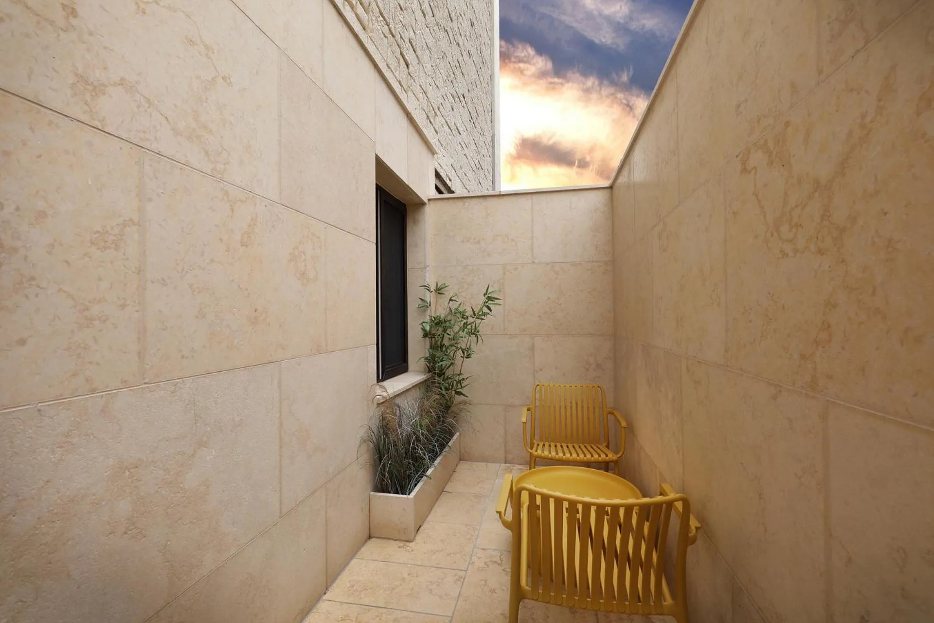 Hound Hotel Asan Terminal