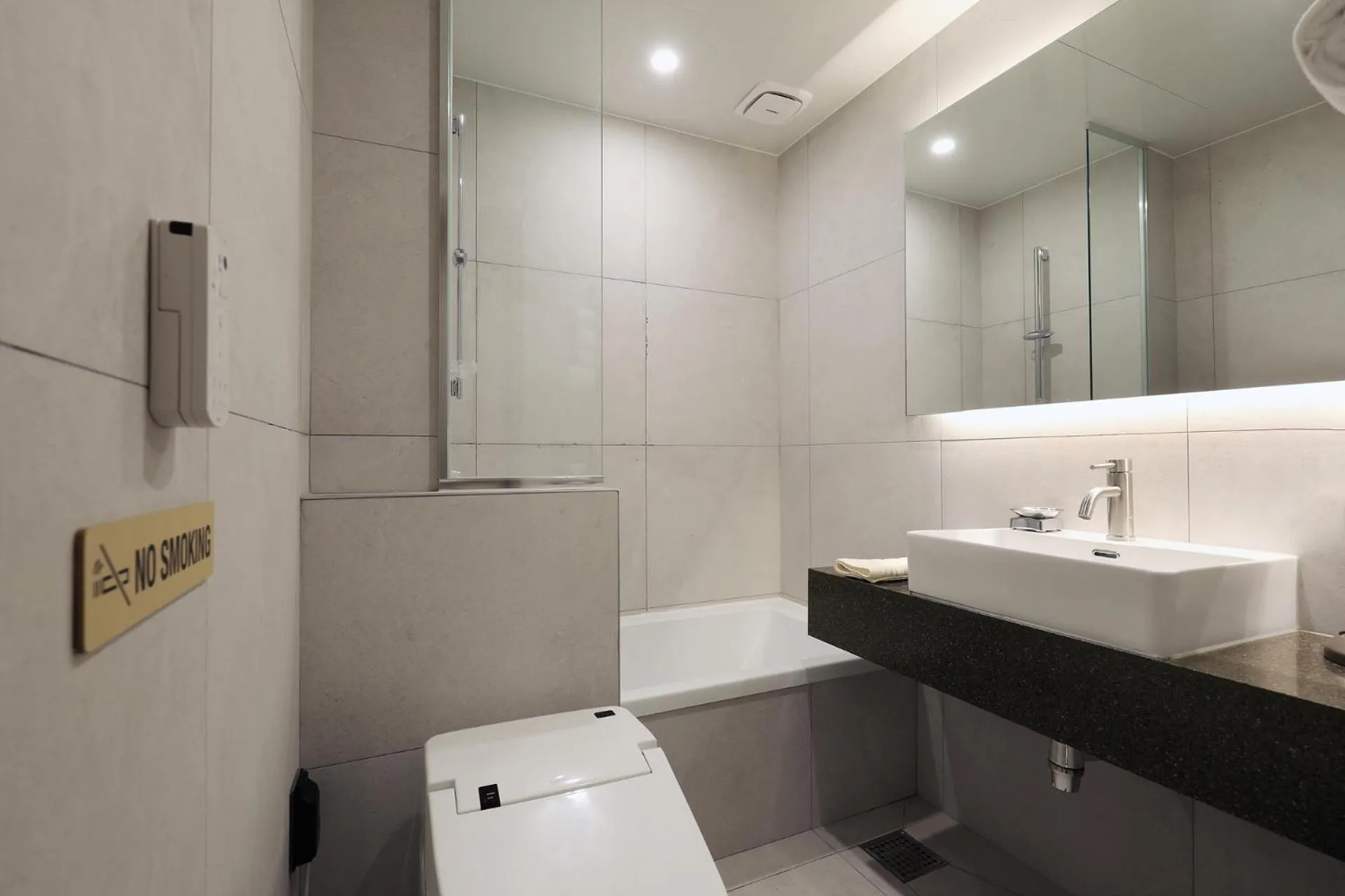 Hound Hotel Asan Terminal