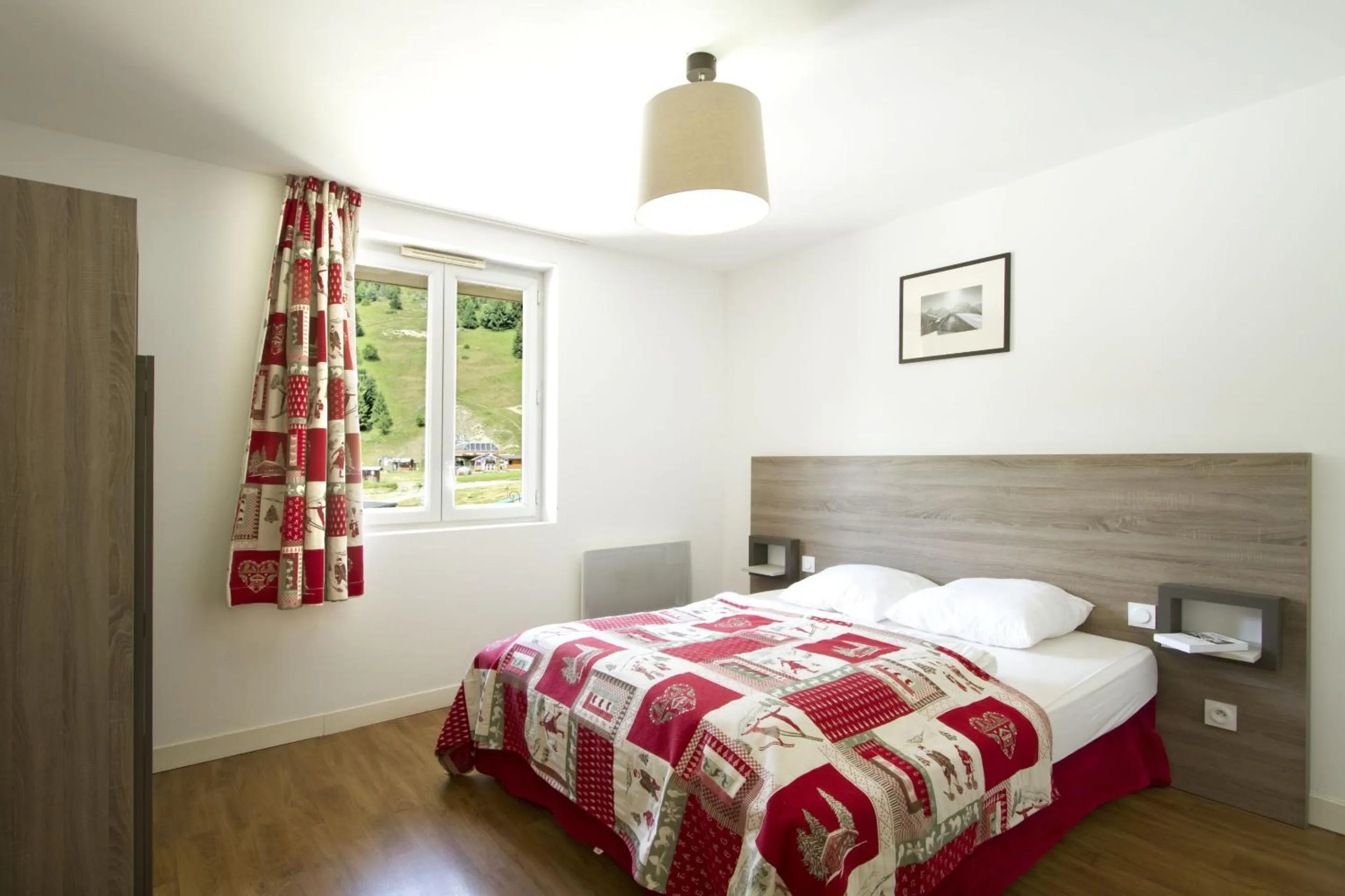 Bedroom, Bed in Résidence Odalys Les Balcons d'Auréa