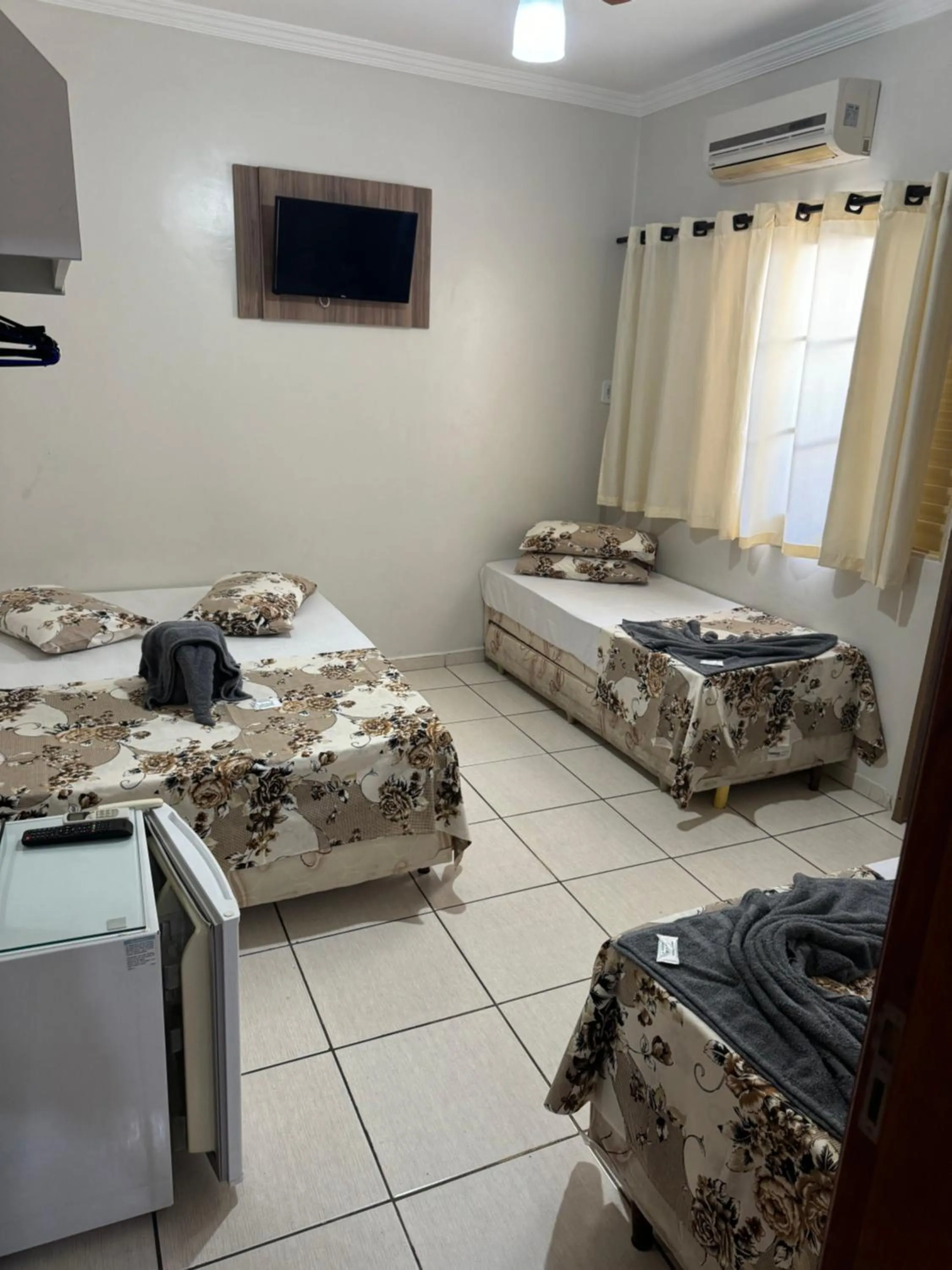 Photo of the whole room, Bed in Pousada Rabake