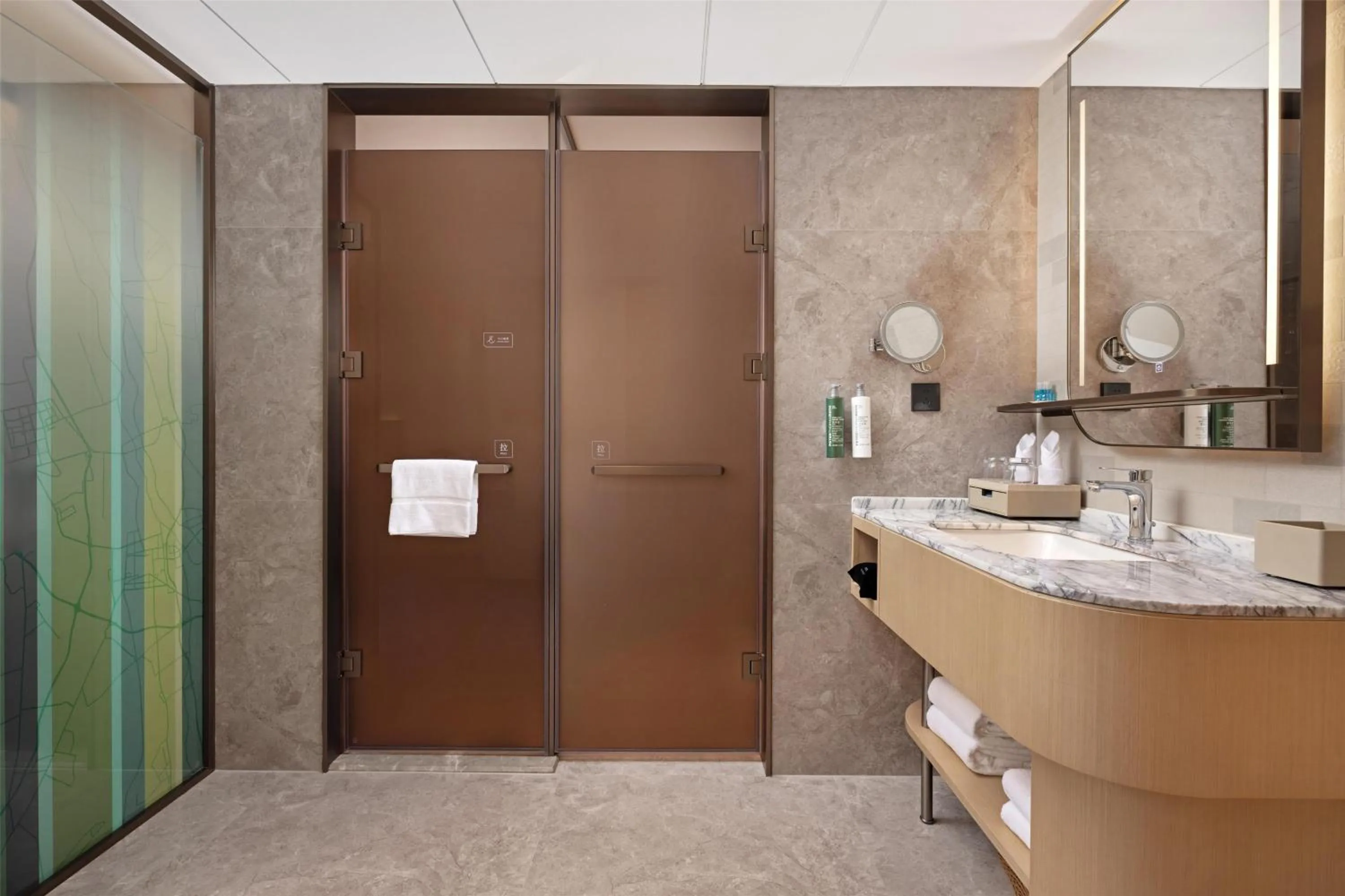 Bathroom in Hilton Garden Inn Shaoguan Furong New Town