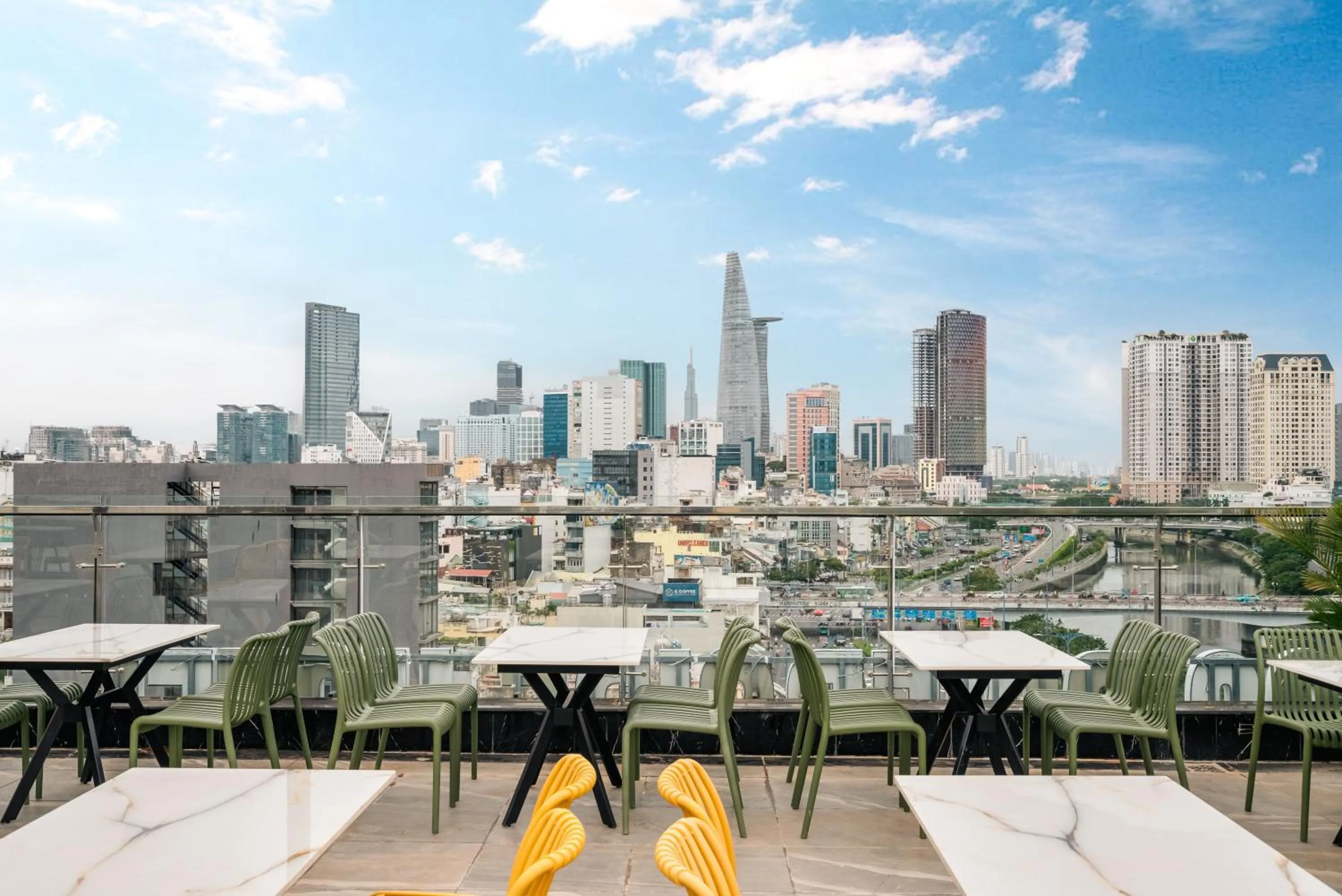 Restaurant/places to eat in G8 Riverside Hotel Saigon