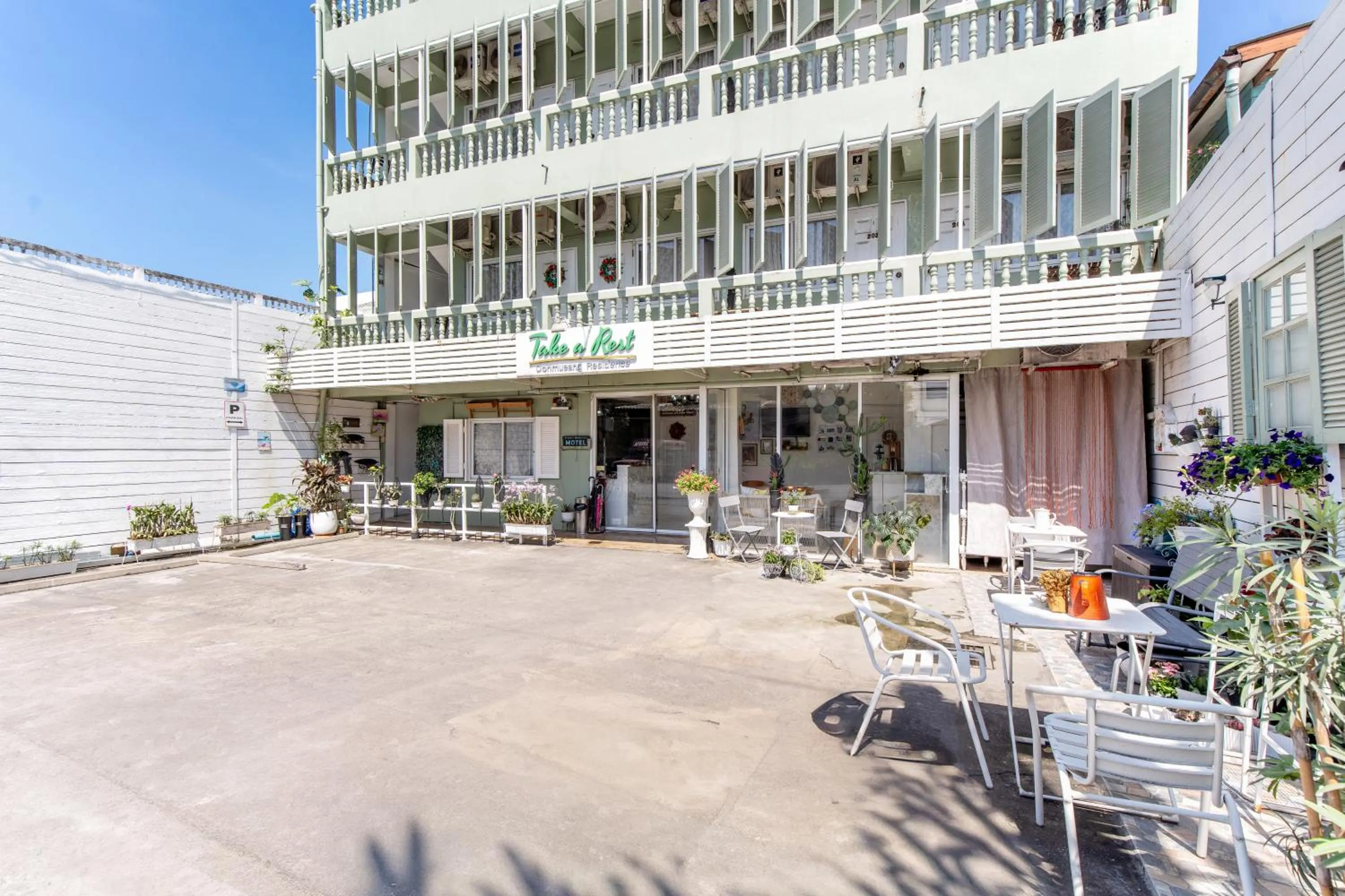 Property building in Take a Rest Donmueang