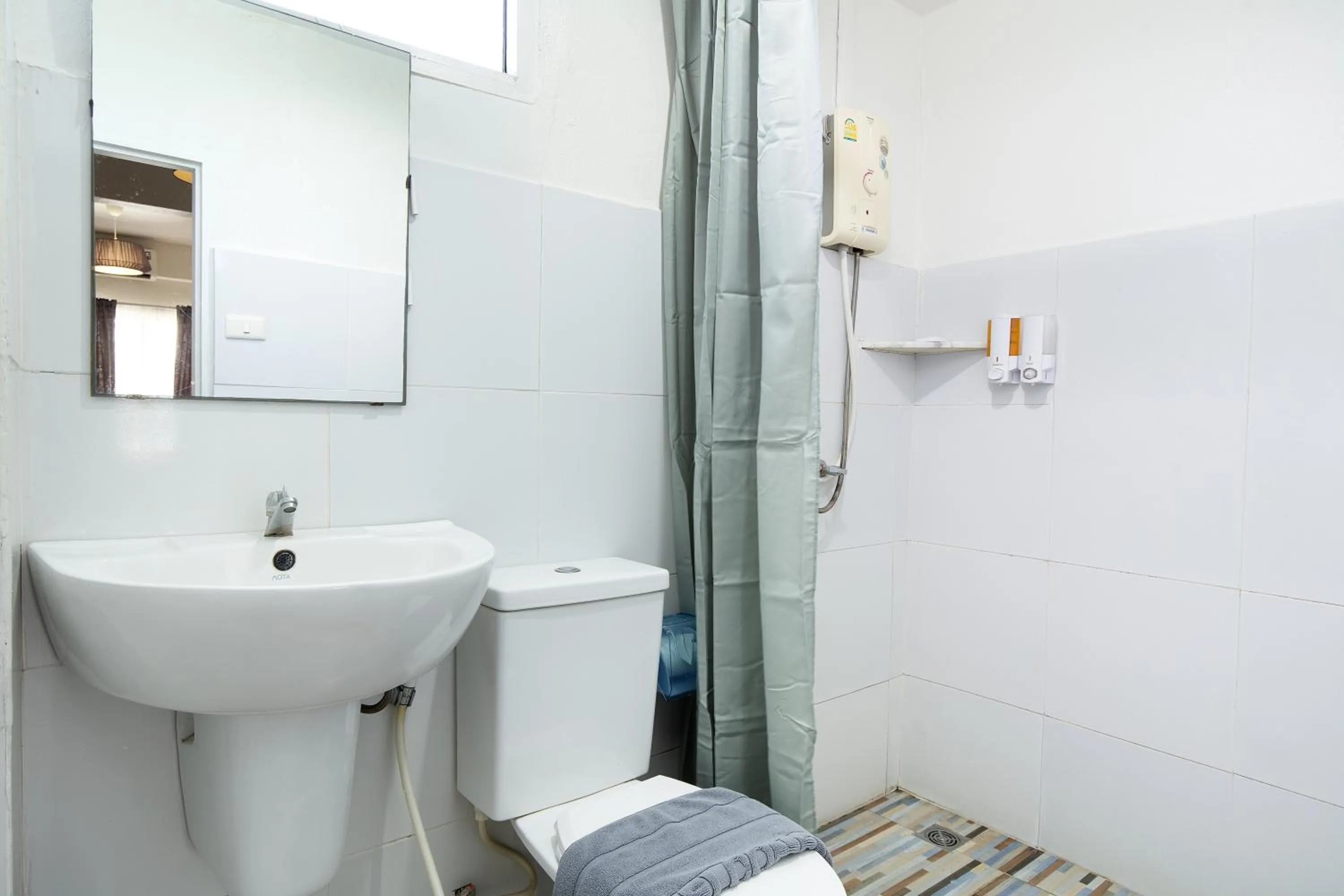 Bathroom in Take a Rest Donmueang