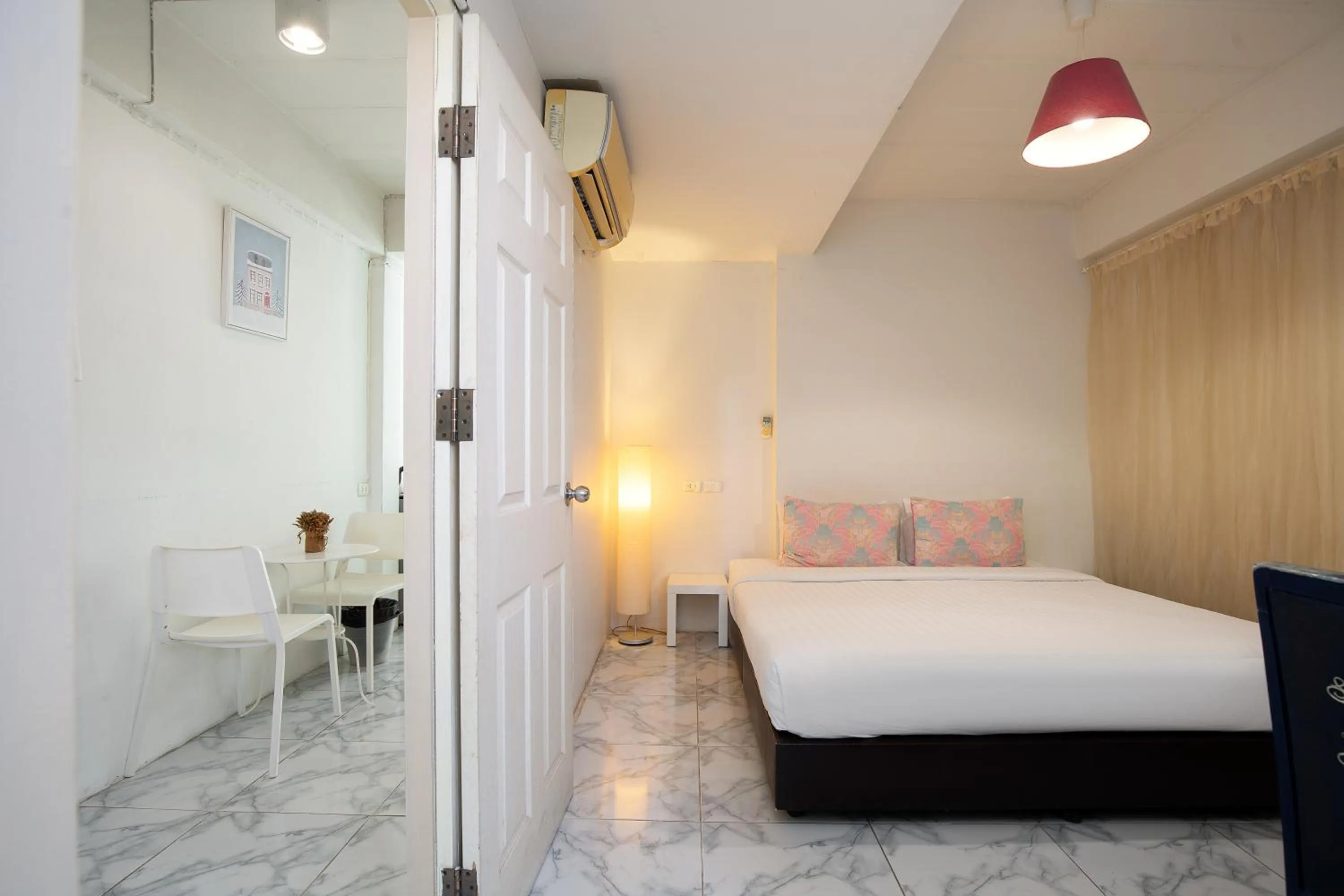 Living room, Bed in Take a Rest Donmueang