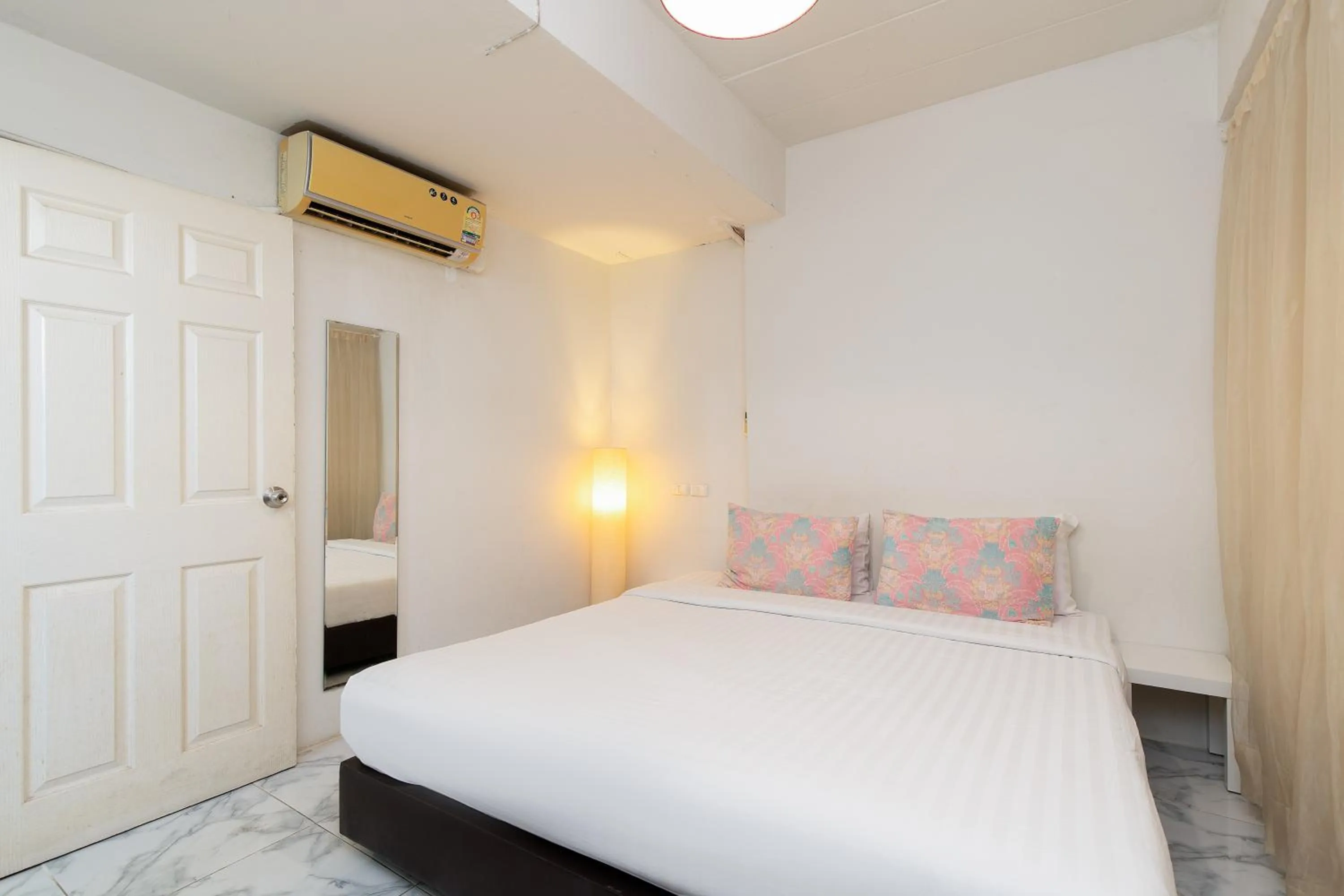 Bedroom, Bed in Take a Rest Donmueang