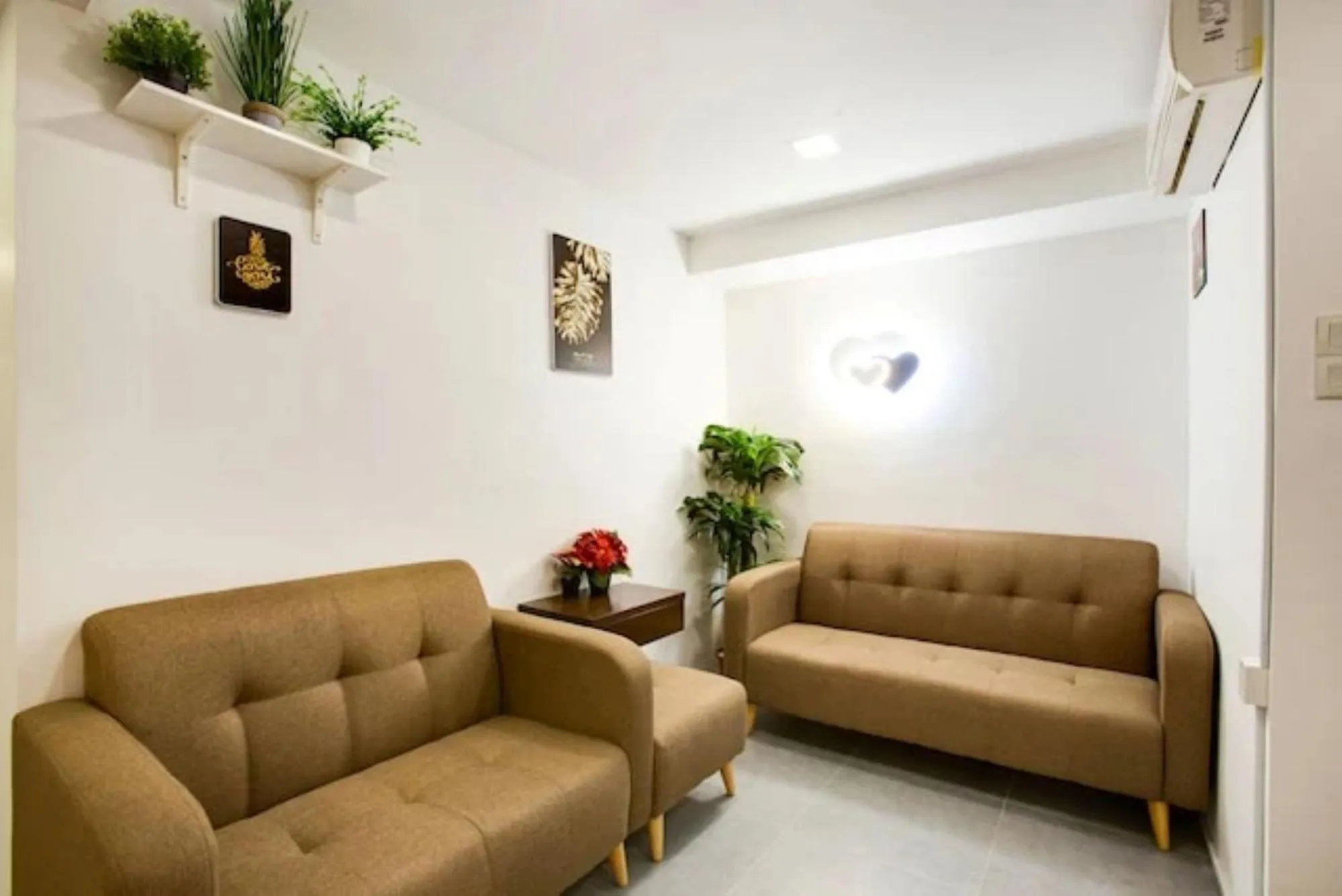 Seating area in 988 Hotel