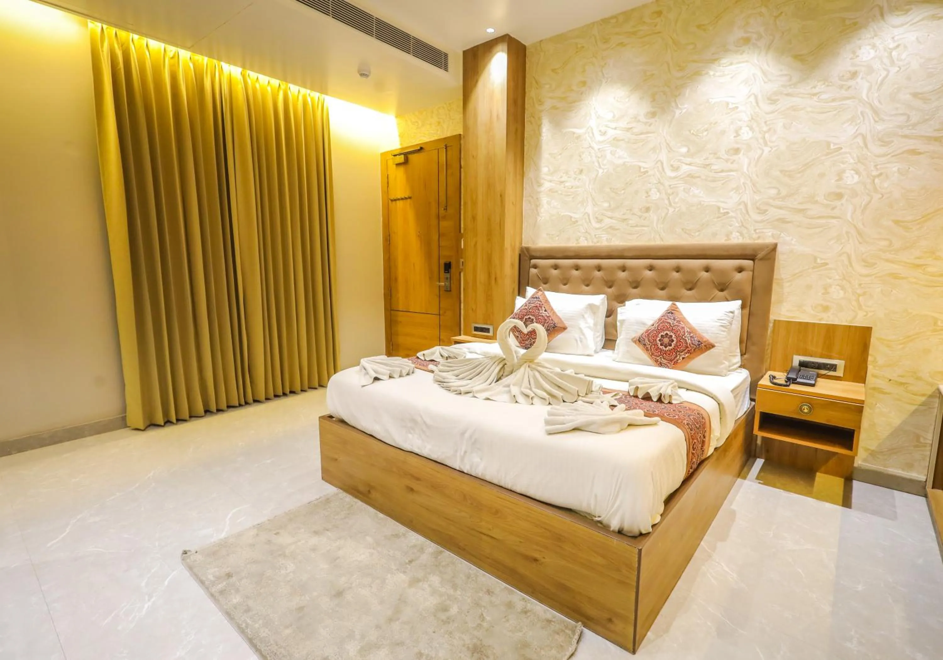 Bed in Shri Damodar Dham