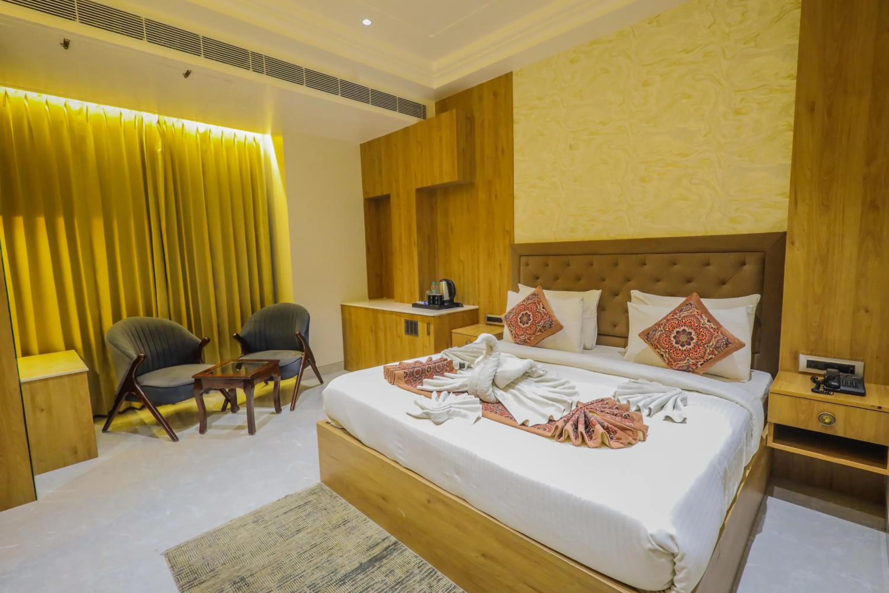 Bed in Shri Damodar Dham