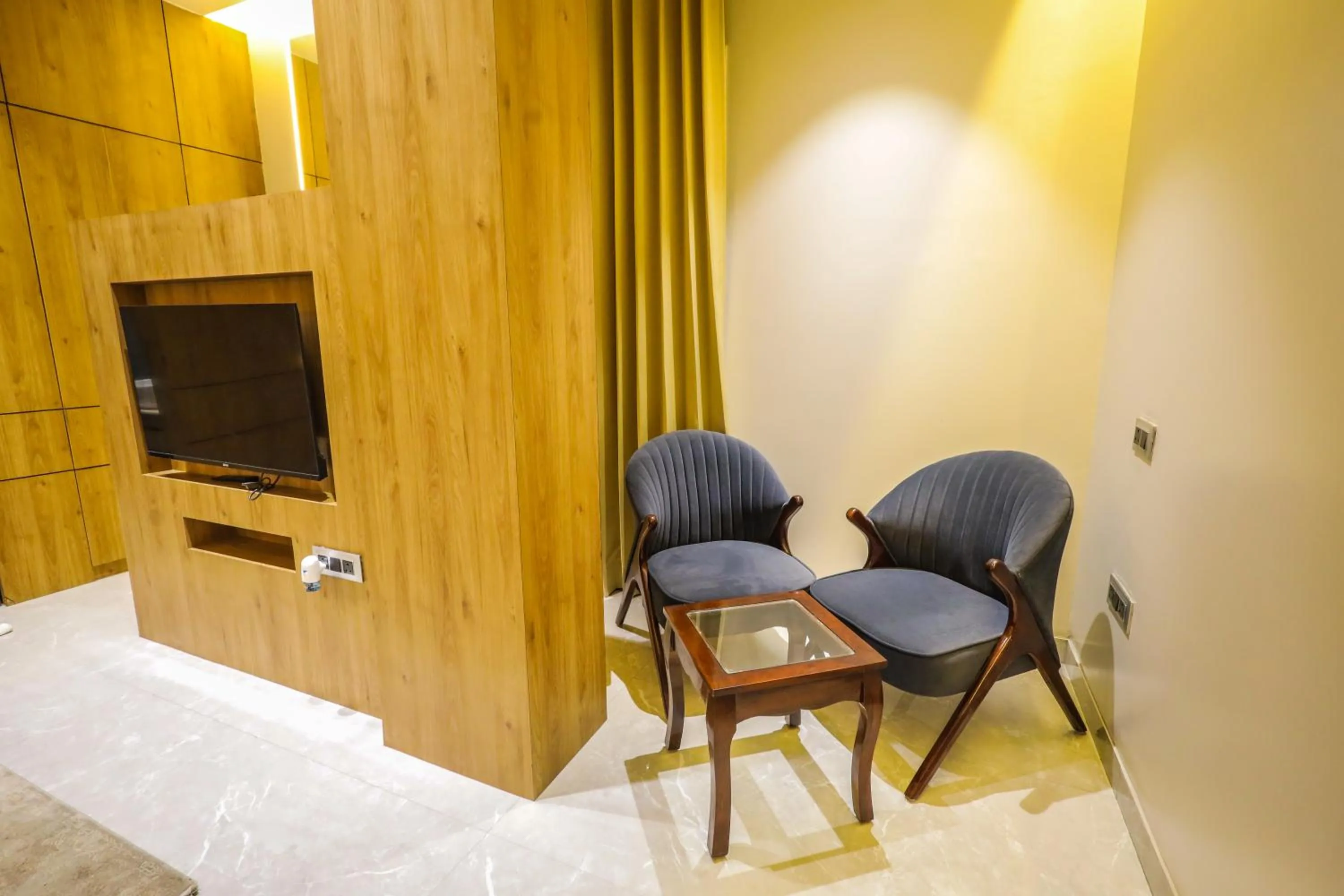 Seating area in Shri Damodar Dham