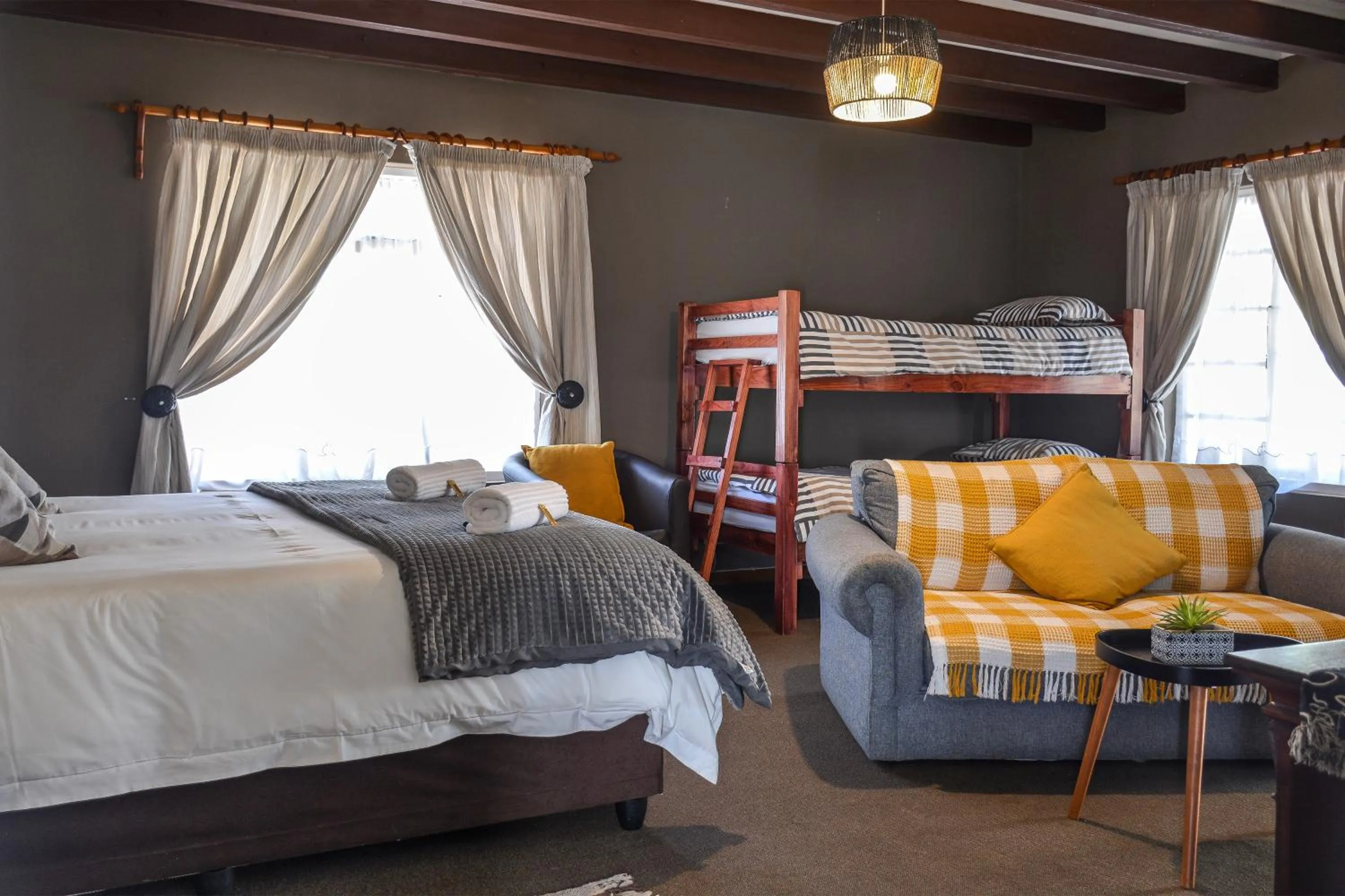 Bed in Biggy Best Boutique Hotel & Self Catering Cottages