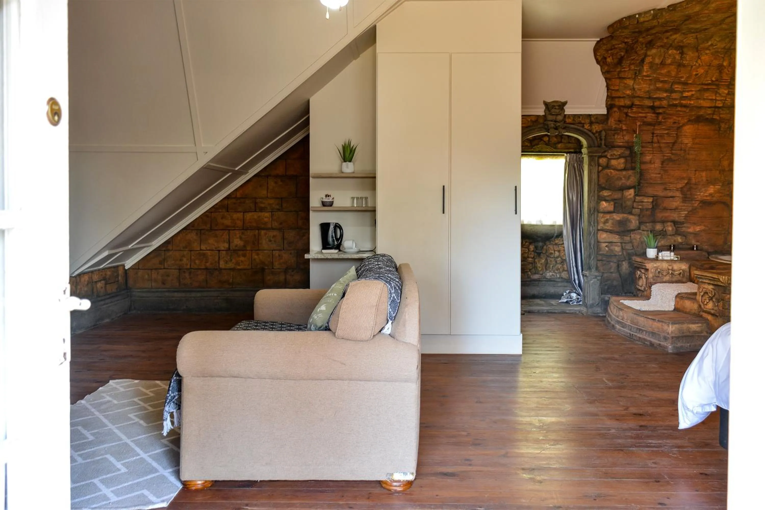 Bed in Biggy Best Boutique Hotel & Self Catering Cottages