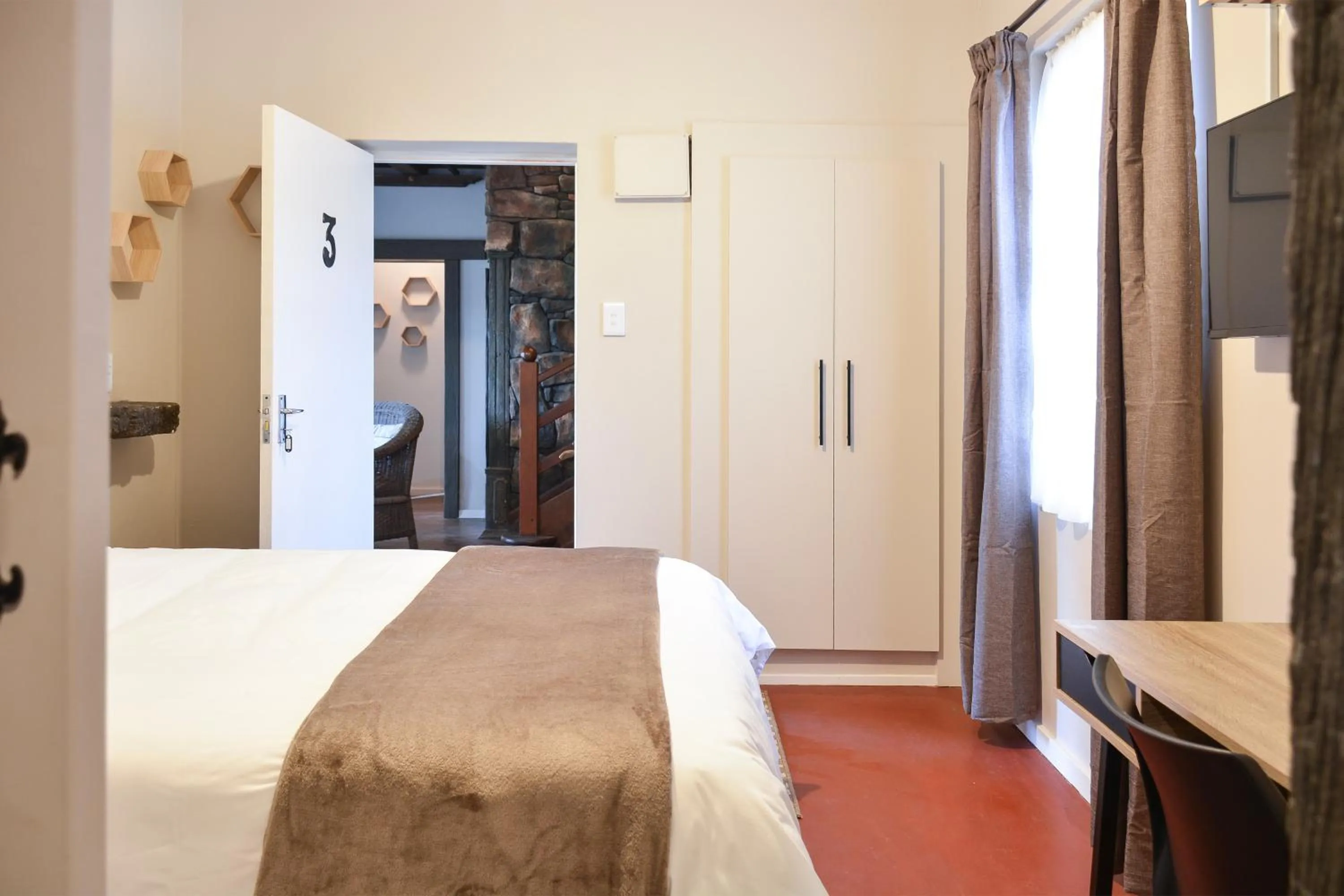 Bed in Biggy Best Boutique Hotel & Self Catering Cottages