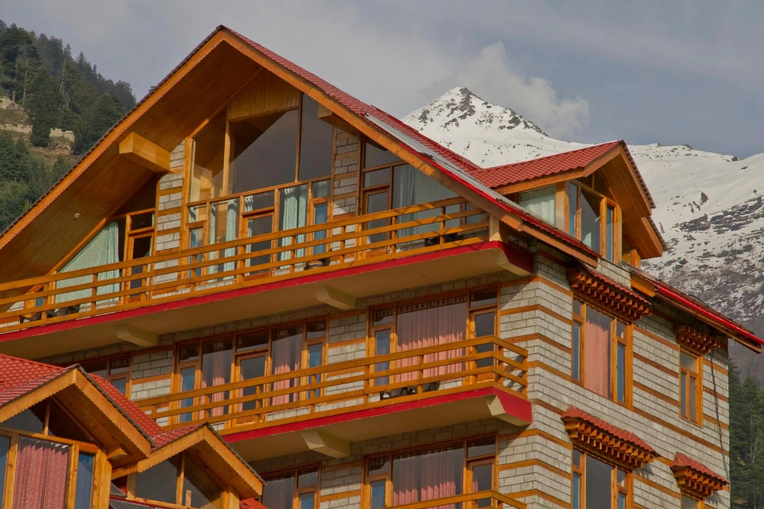 Foghills Cottages Manali