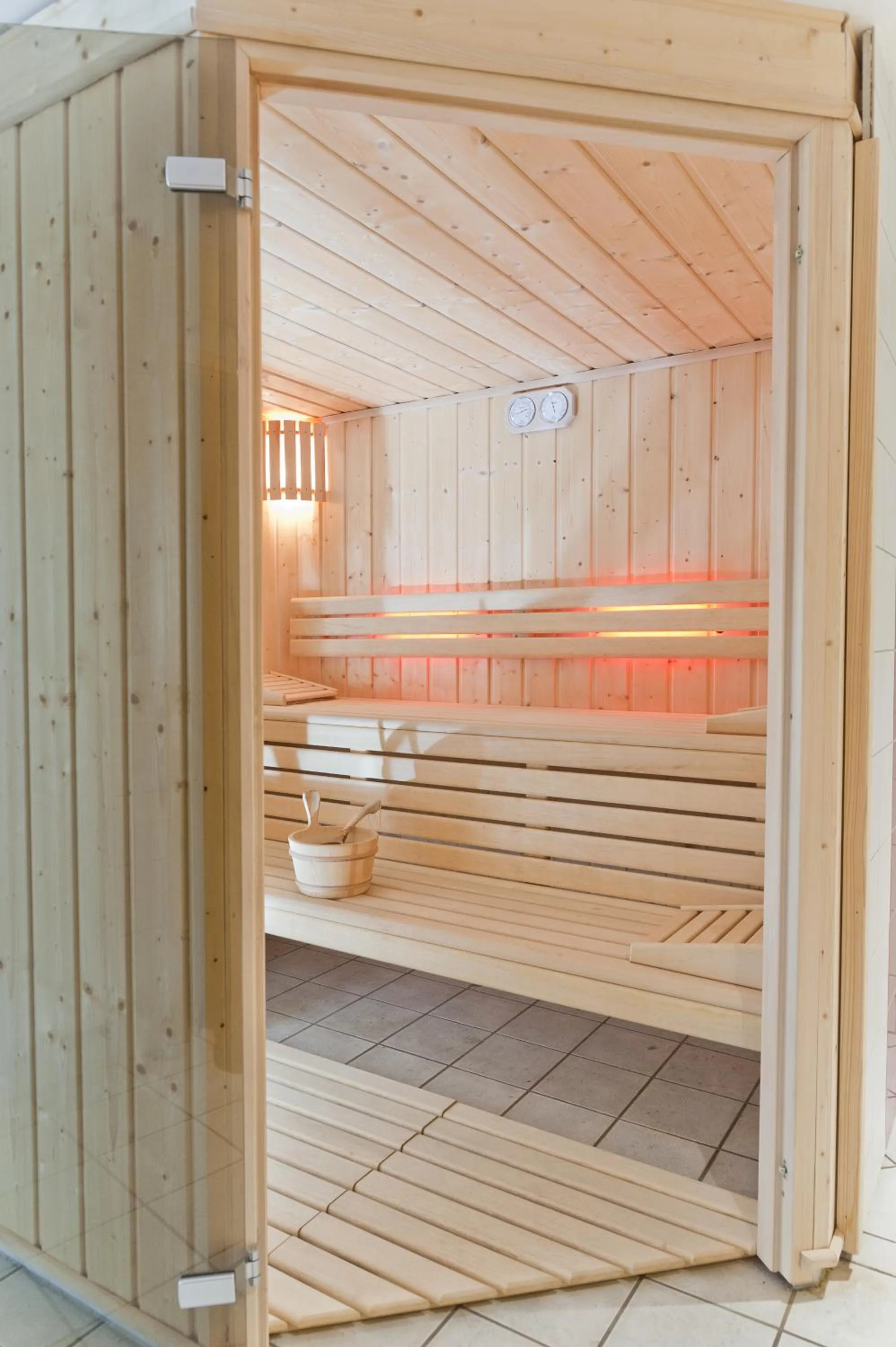 Sauna in Etoile des Neiges Hôtel et Piscine