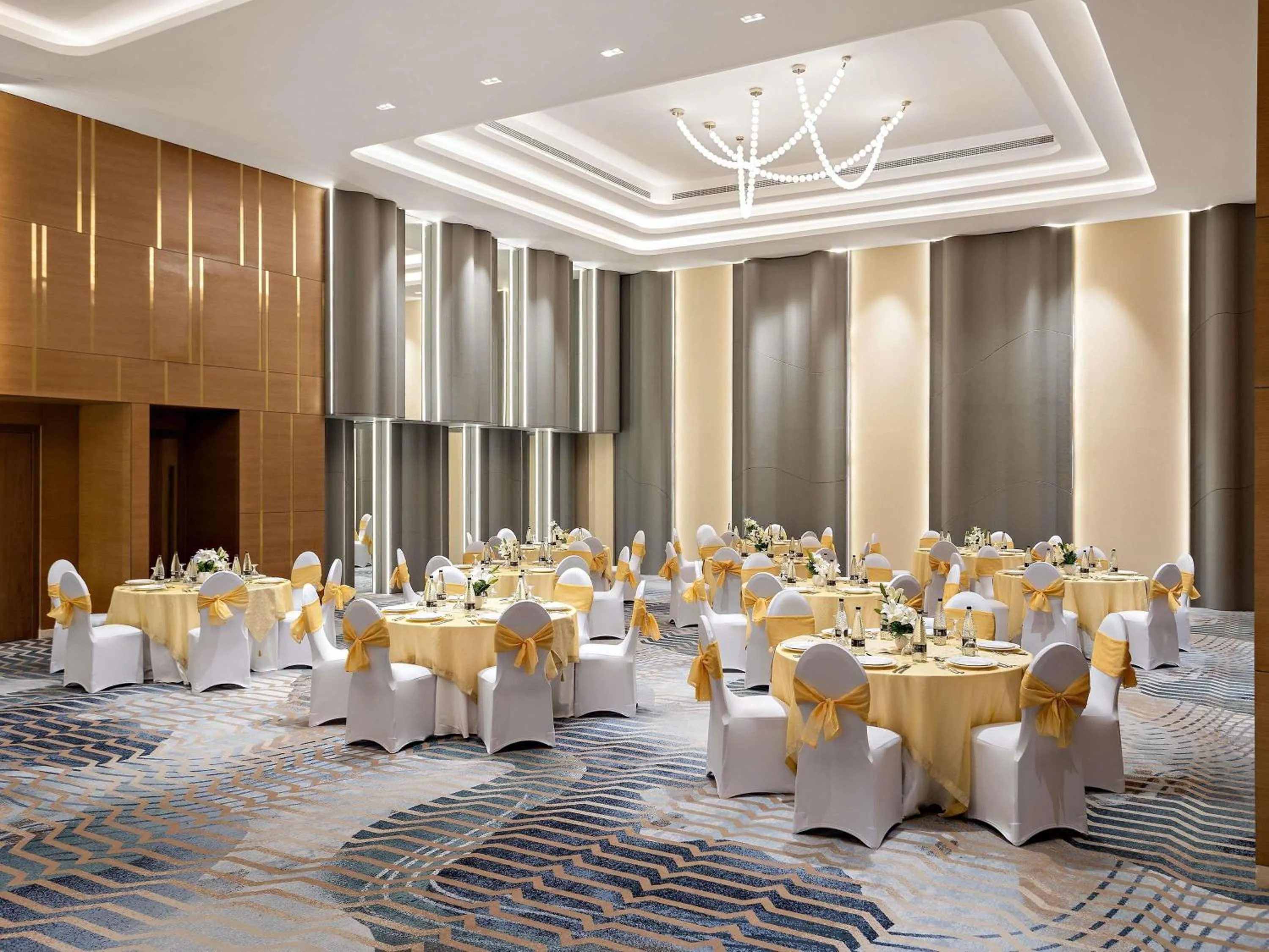 Meeting/conference room in Mercure Abu Dhabi Downtown