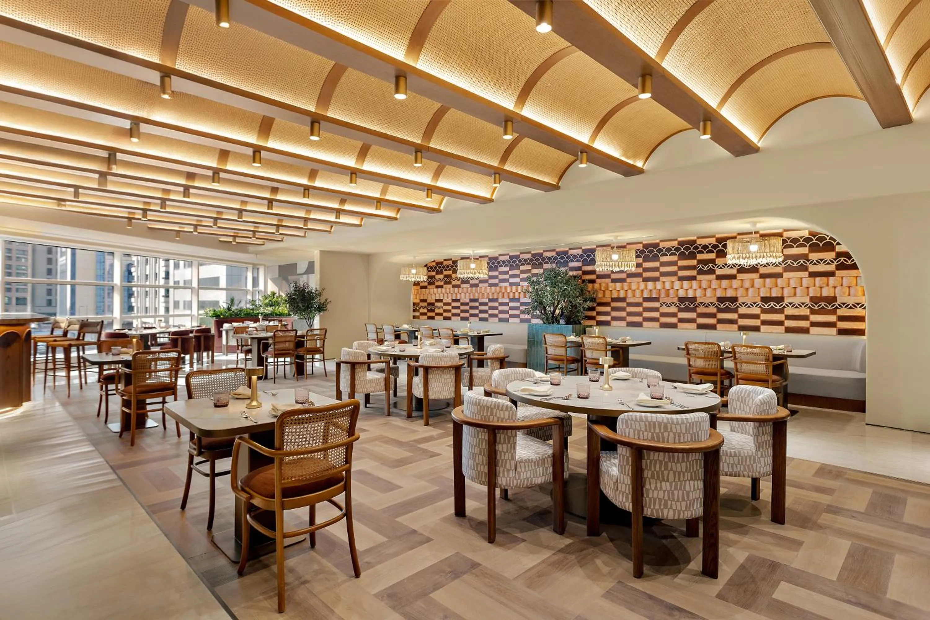 Restaurant/places to eat in Mercure Abu Dhabi Downtown