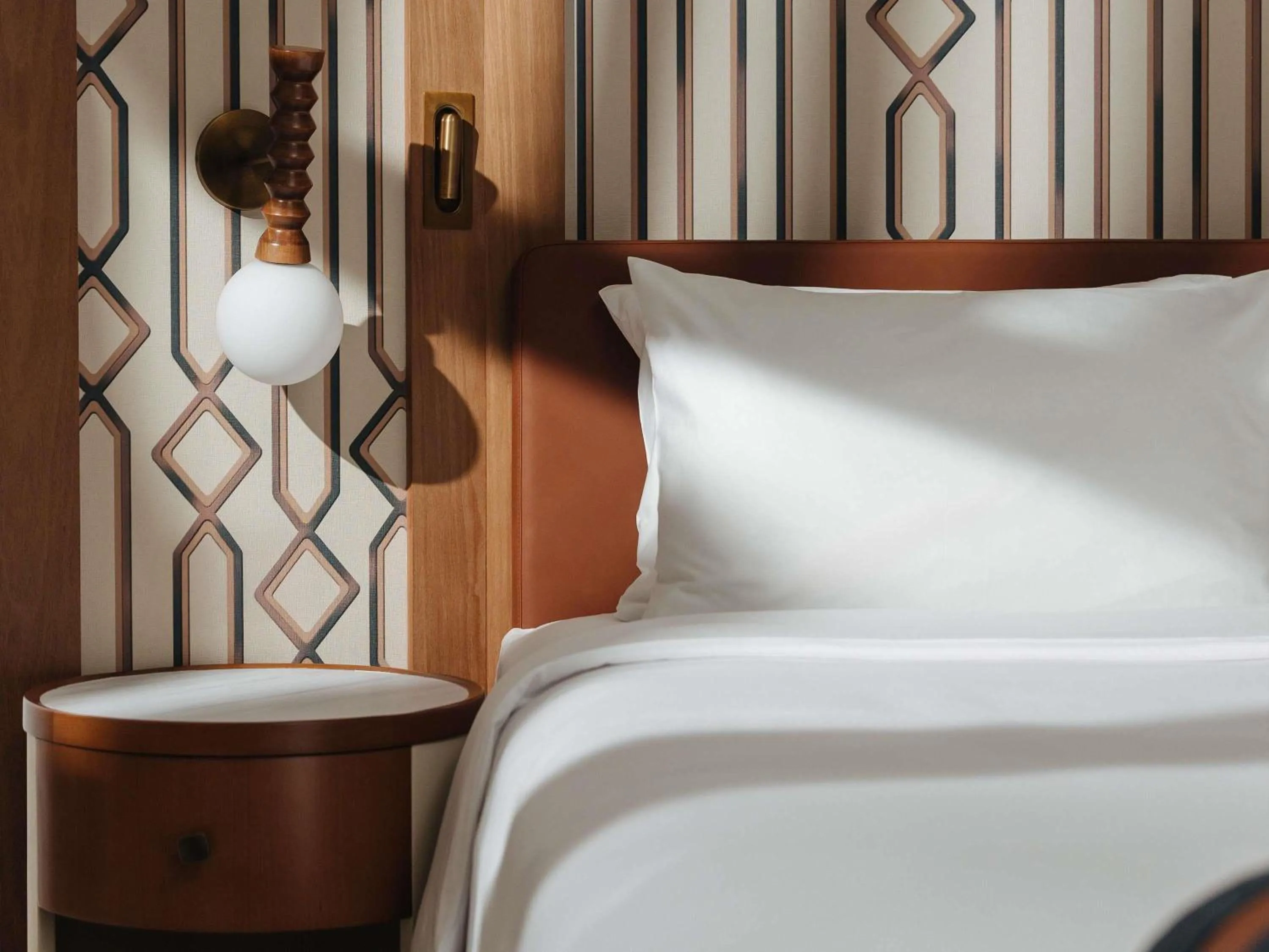 Bedroom, Bed in Mercure Abu Dhabi Downtown