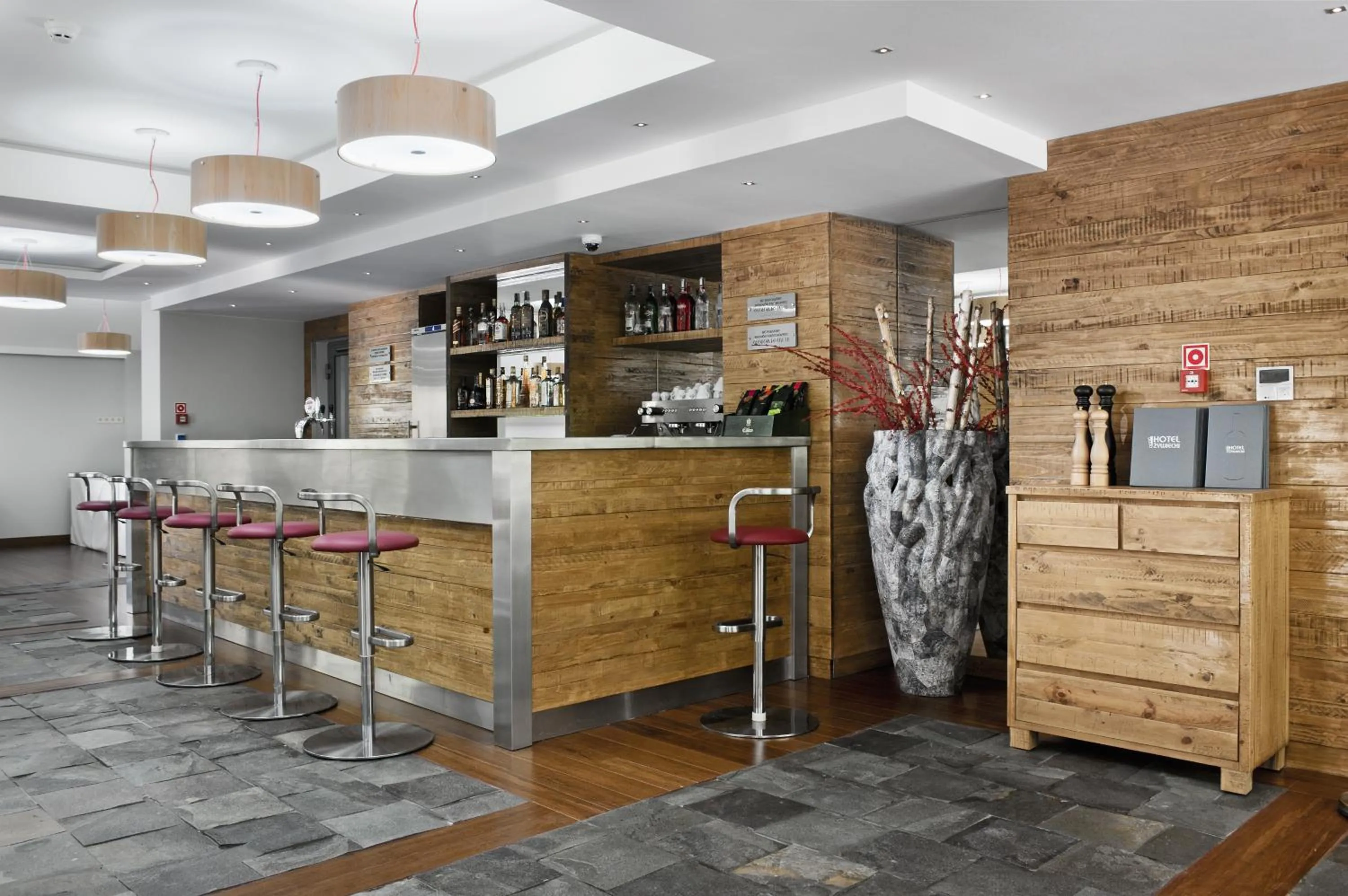 Restaurant/places to eat in Apartamenty przy Hotelu Żywieckim