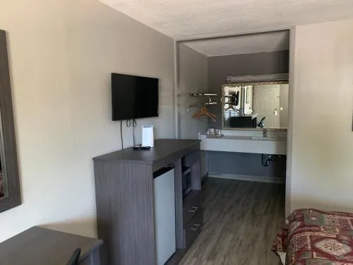 Executive Inn
