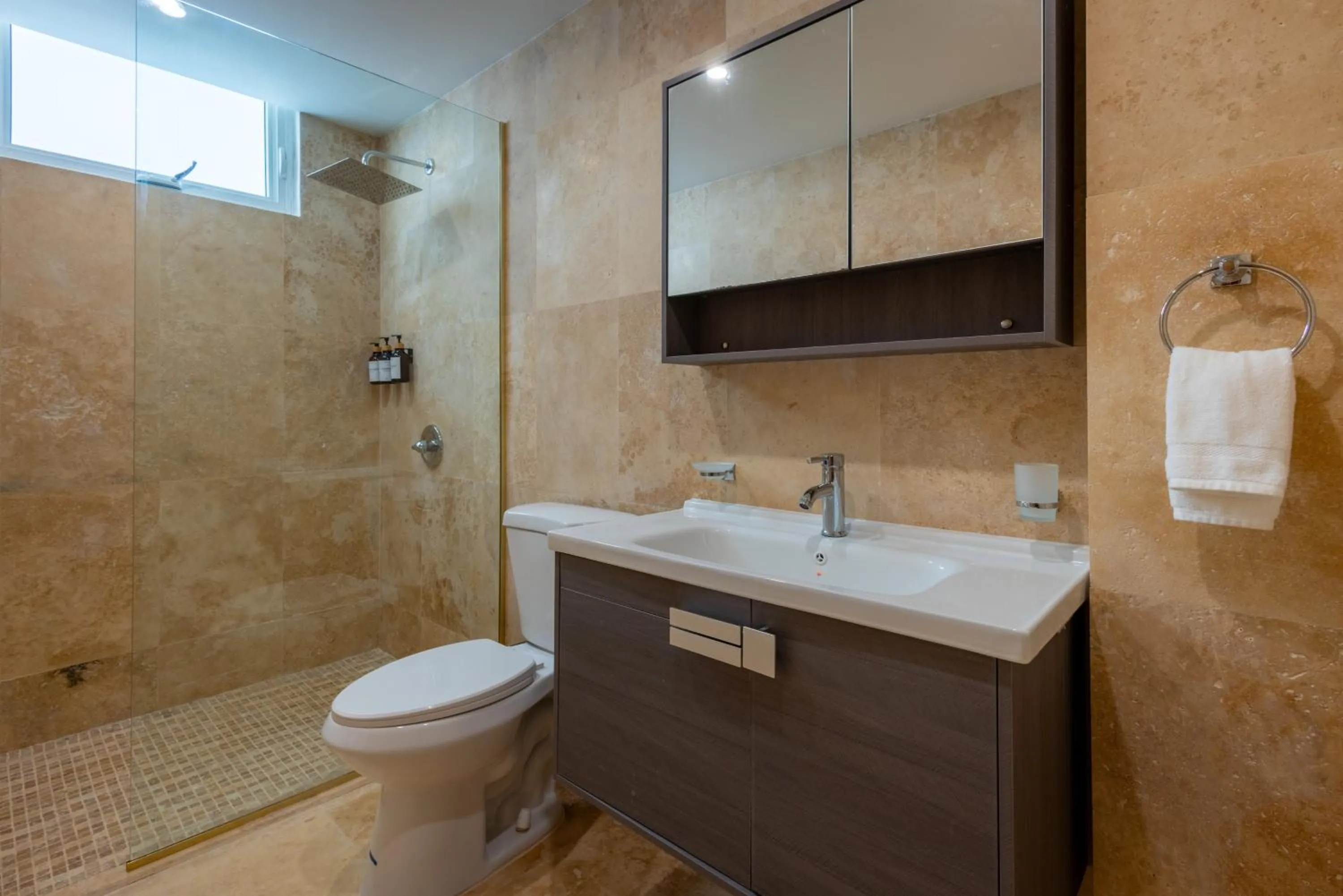Shower in Anchors Hotel
