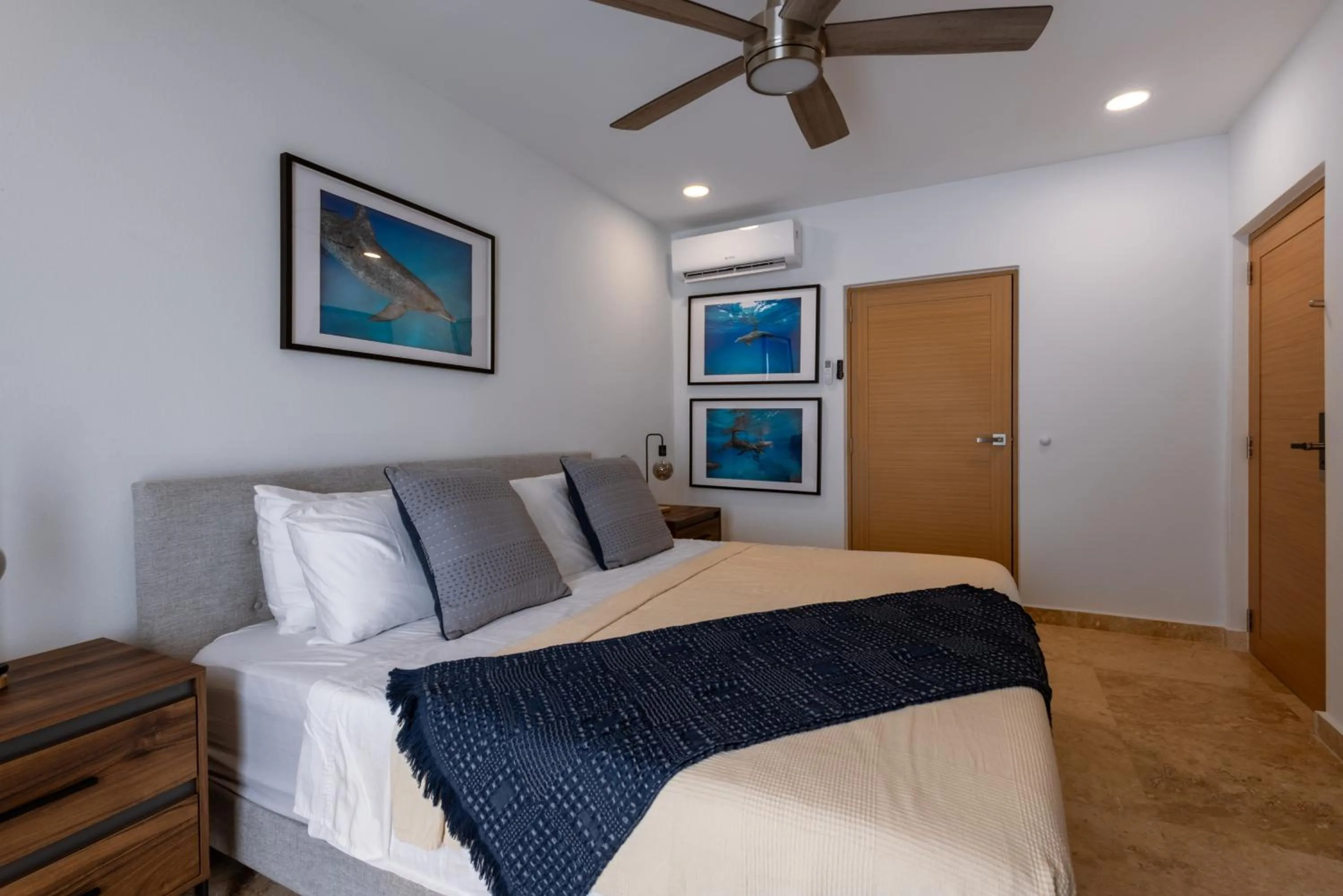 Photo of the whole room, Bed in Anchors Hotel