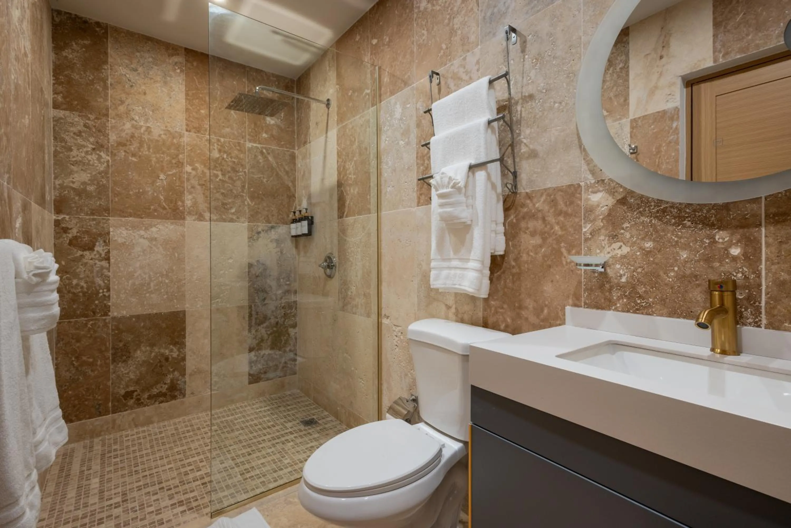 Shower in Anchors Hotel