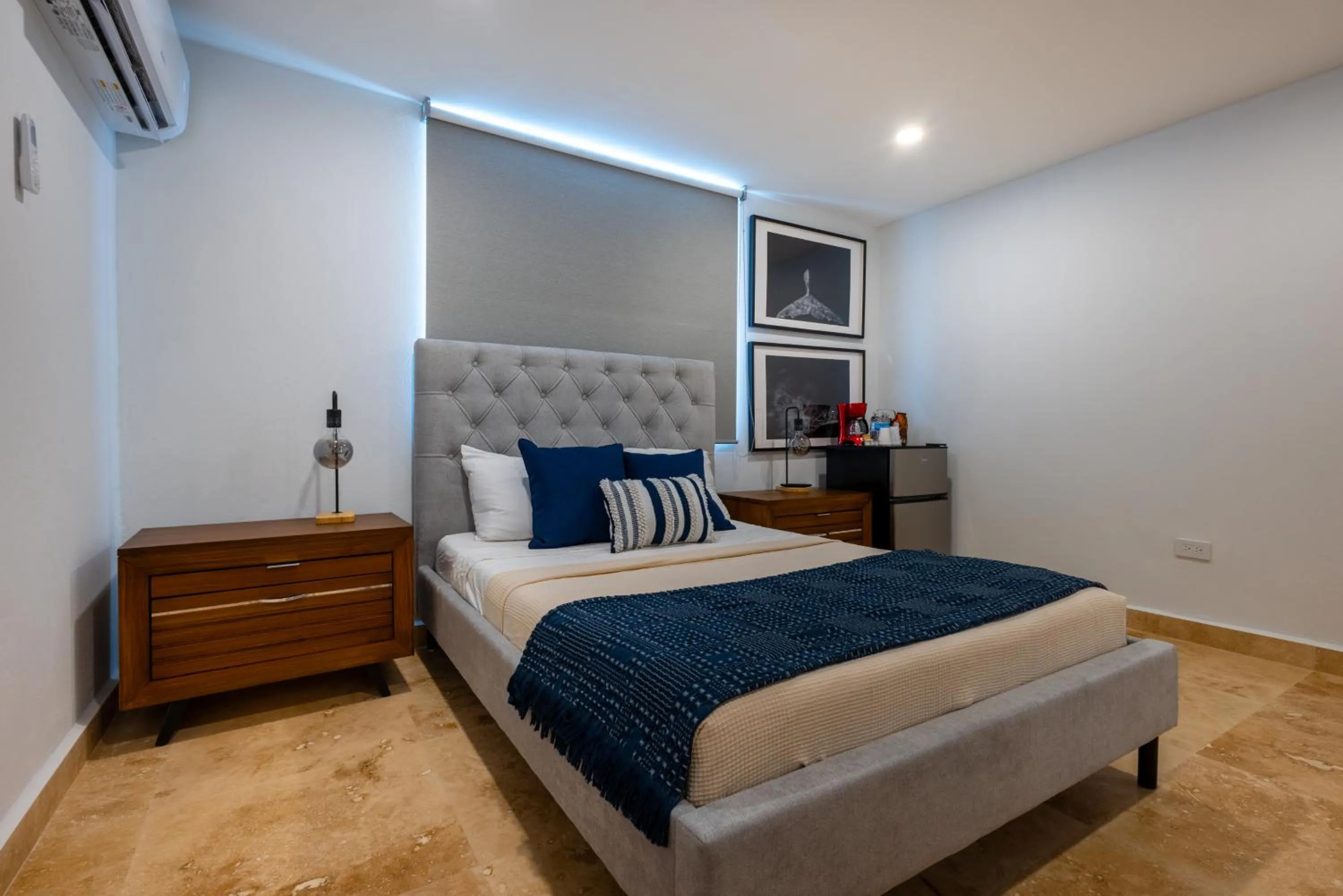 Bed in Anchors Hotel