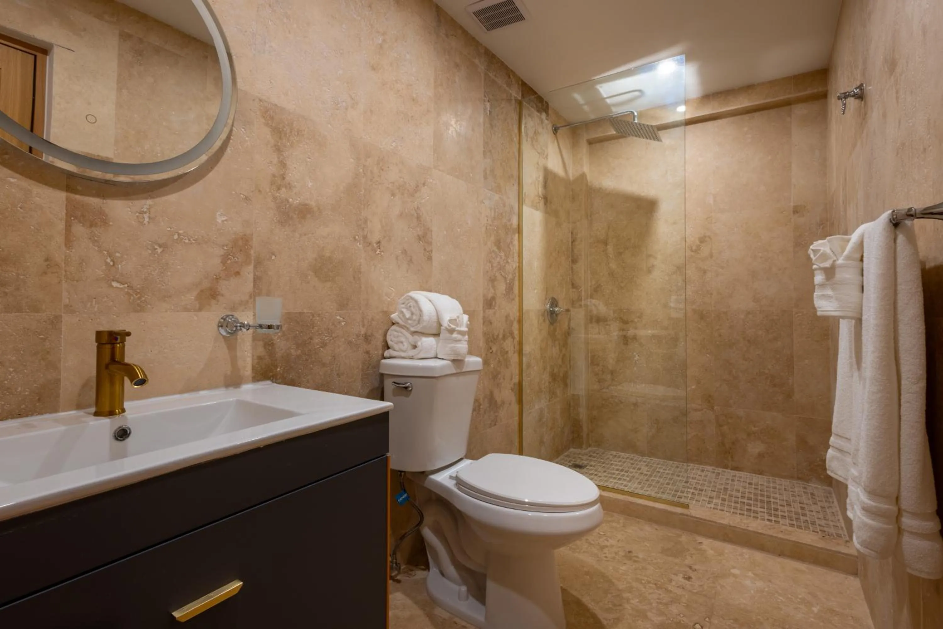 Shower in Anchors Hotel
