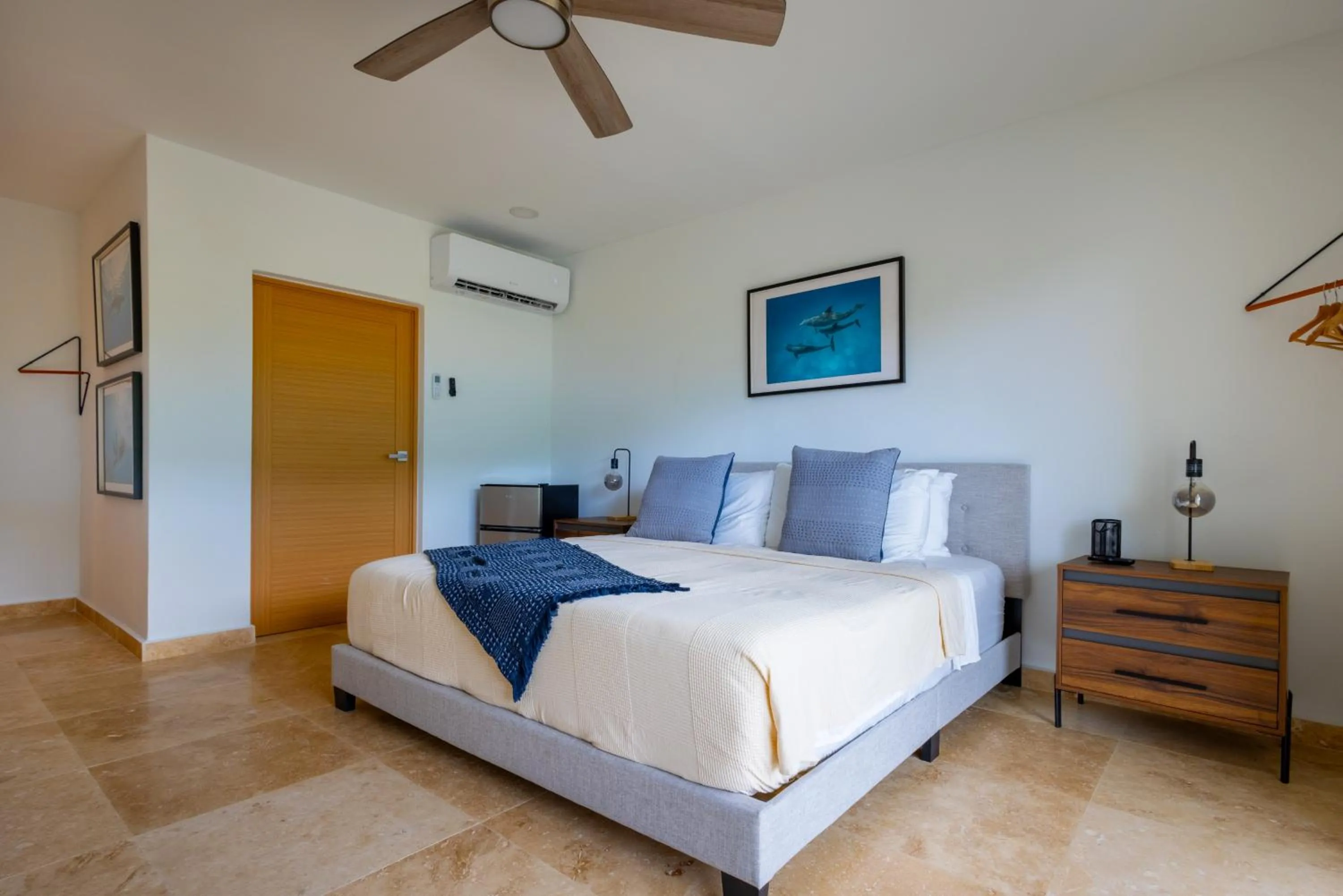 Photo of the whole room, Bed in Anchors Hotel