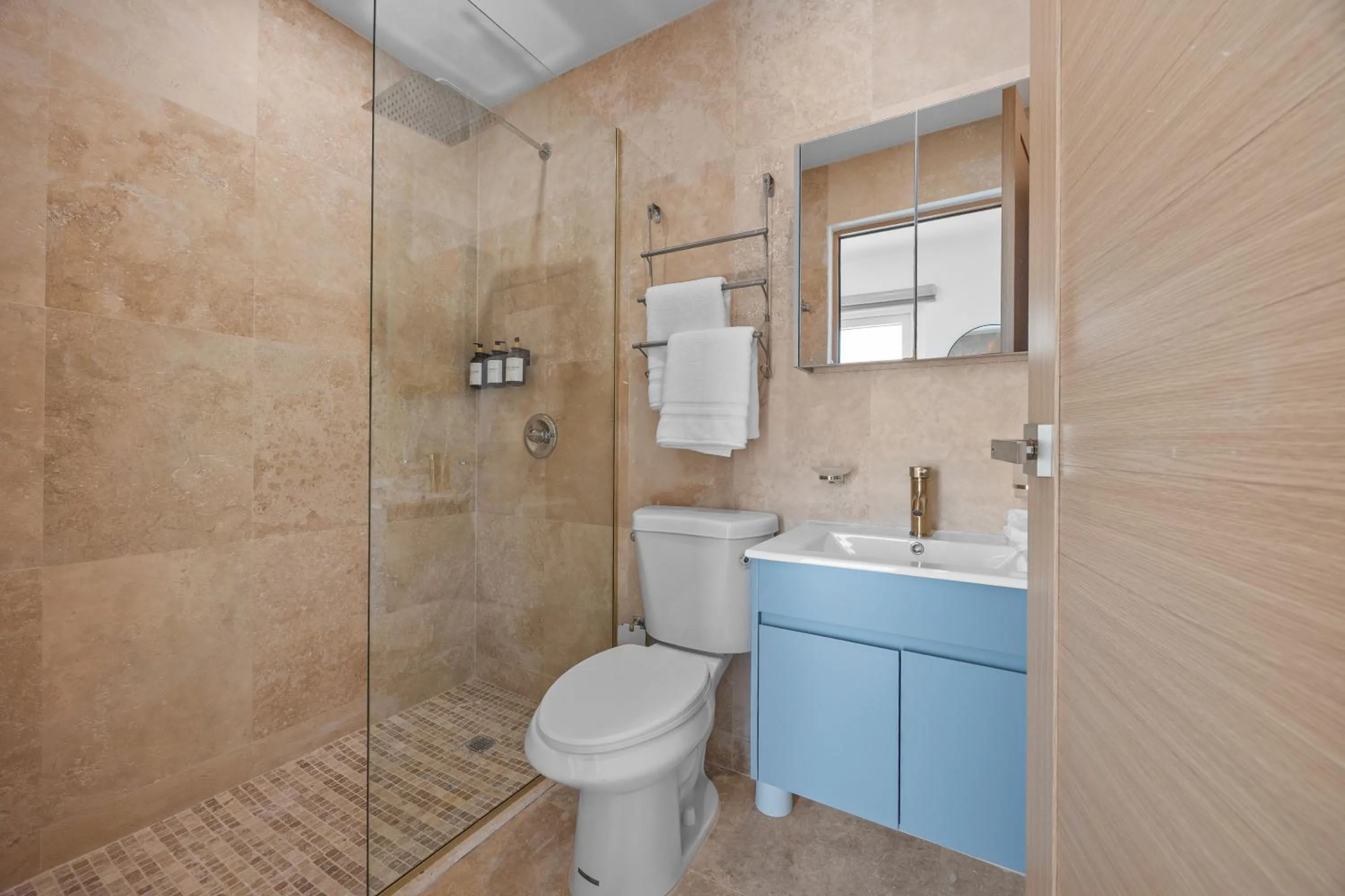 Shower in Anchors Hotel