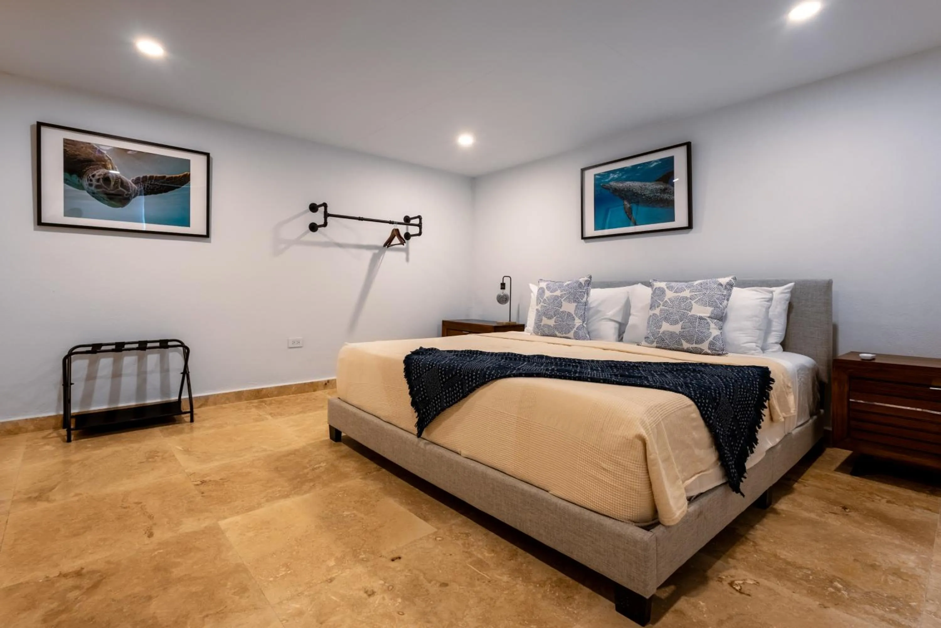 Bed in Anchors Hotel