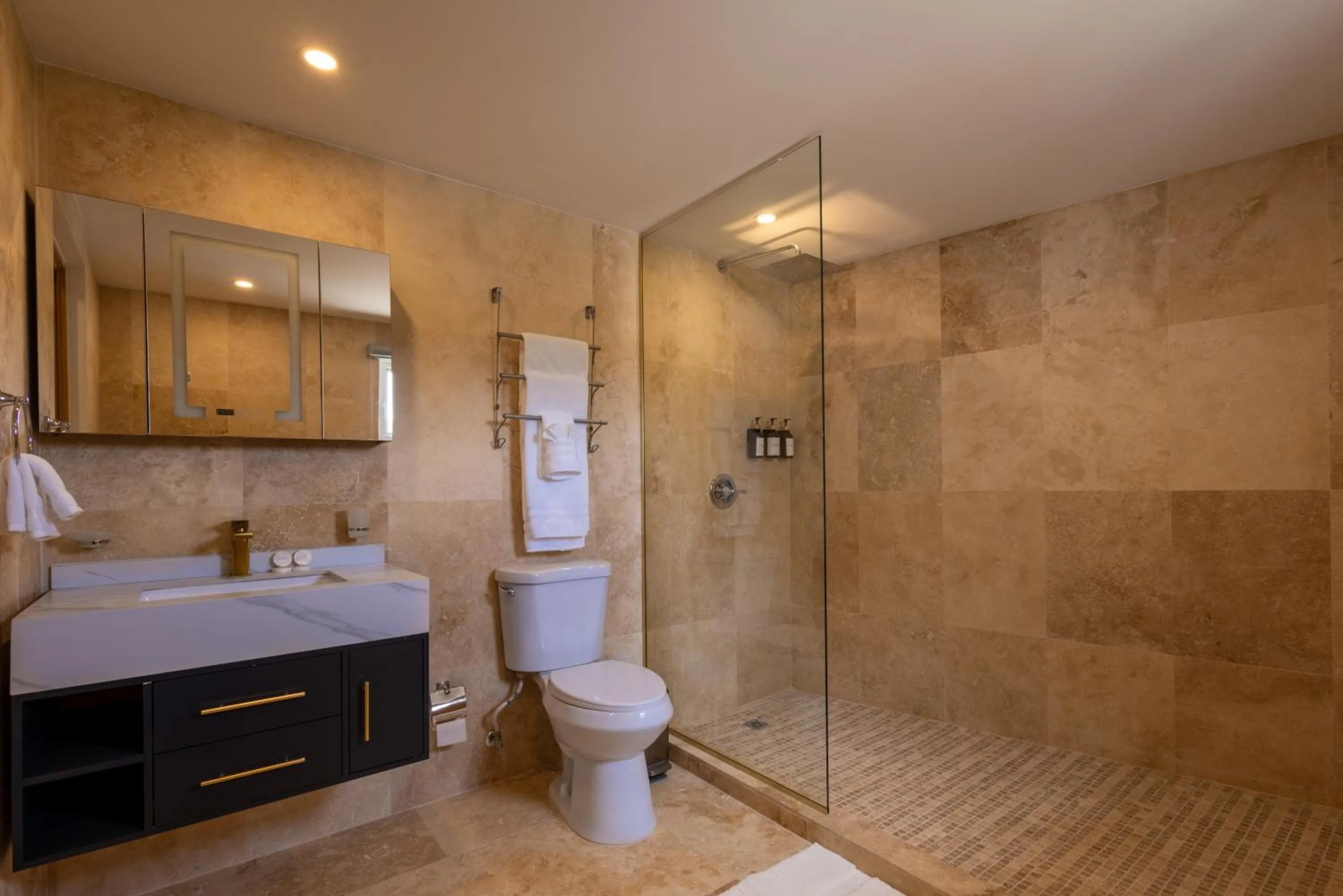 Shower in Anchors Hotel
