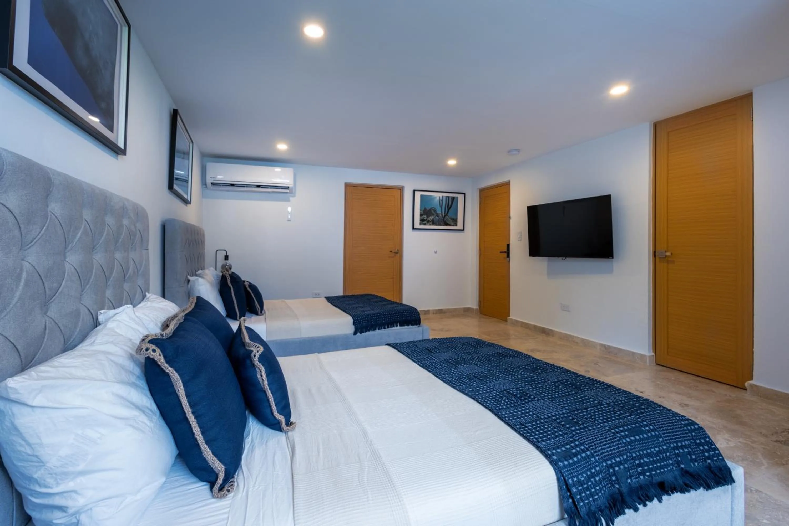 Bed in Anchors Hotel
