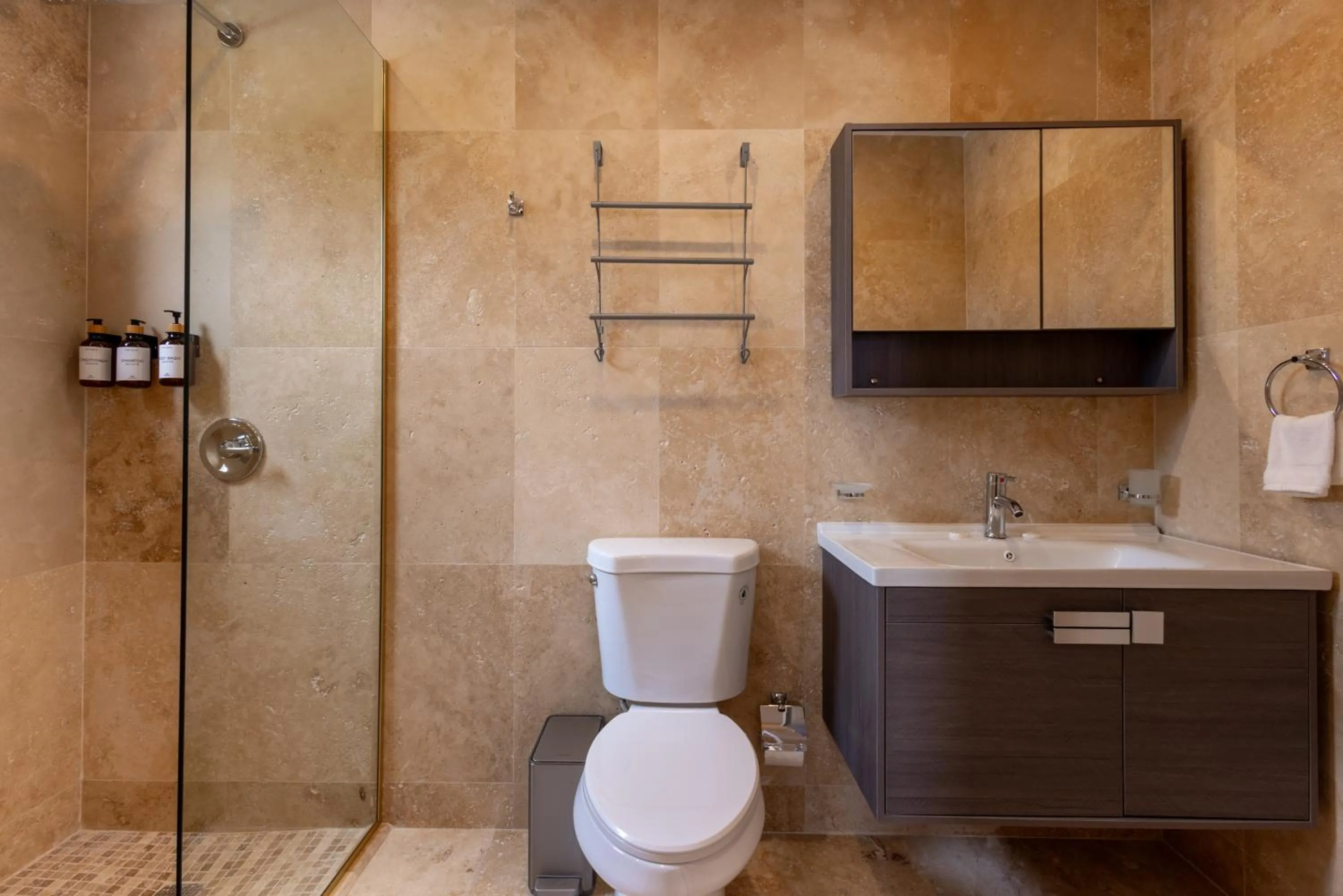 Shower in Anchors Hotel